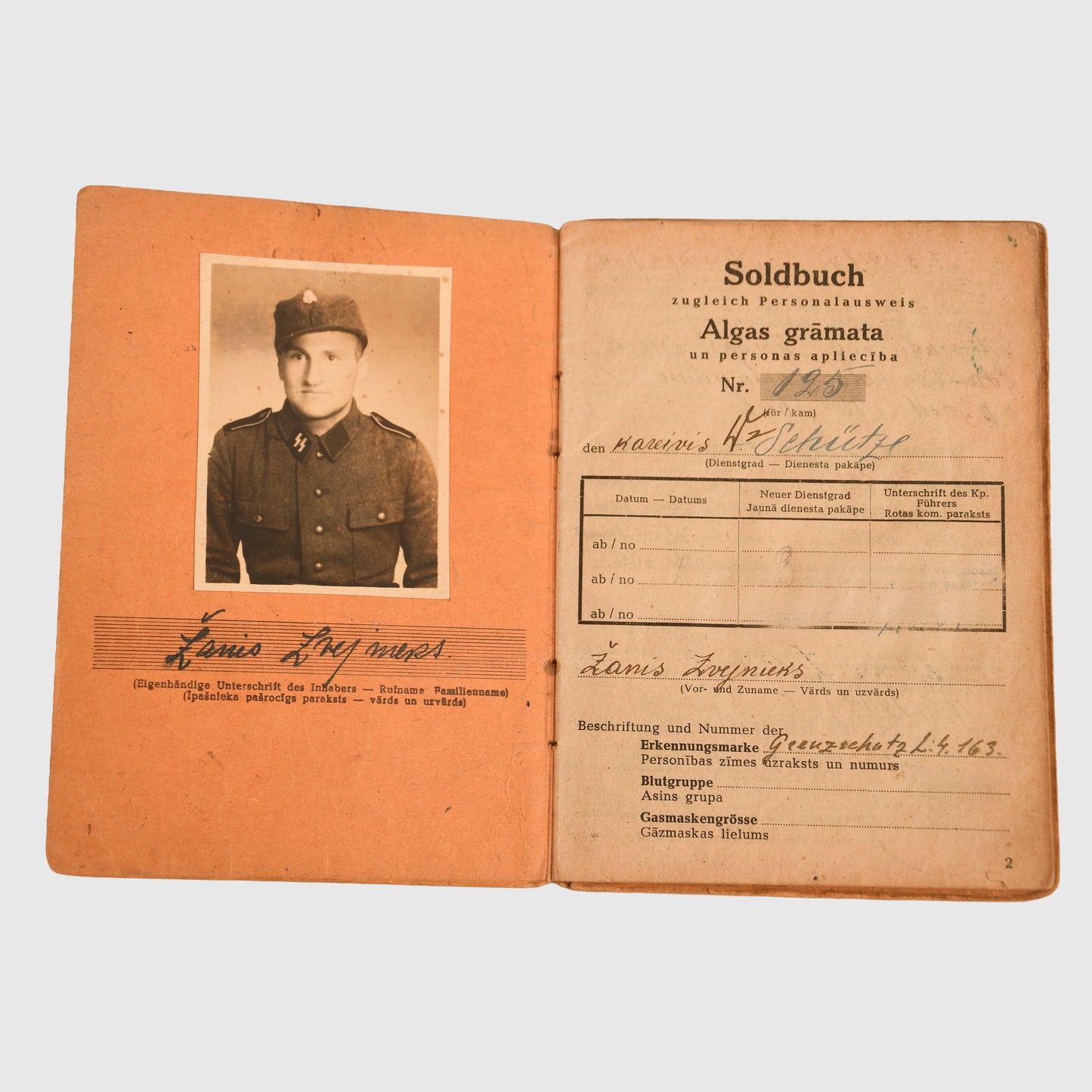 German/Latvian SS Soldbuch