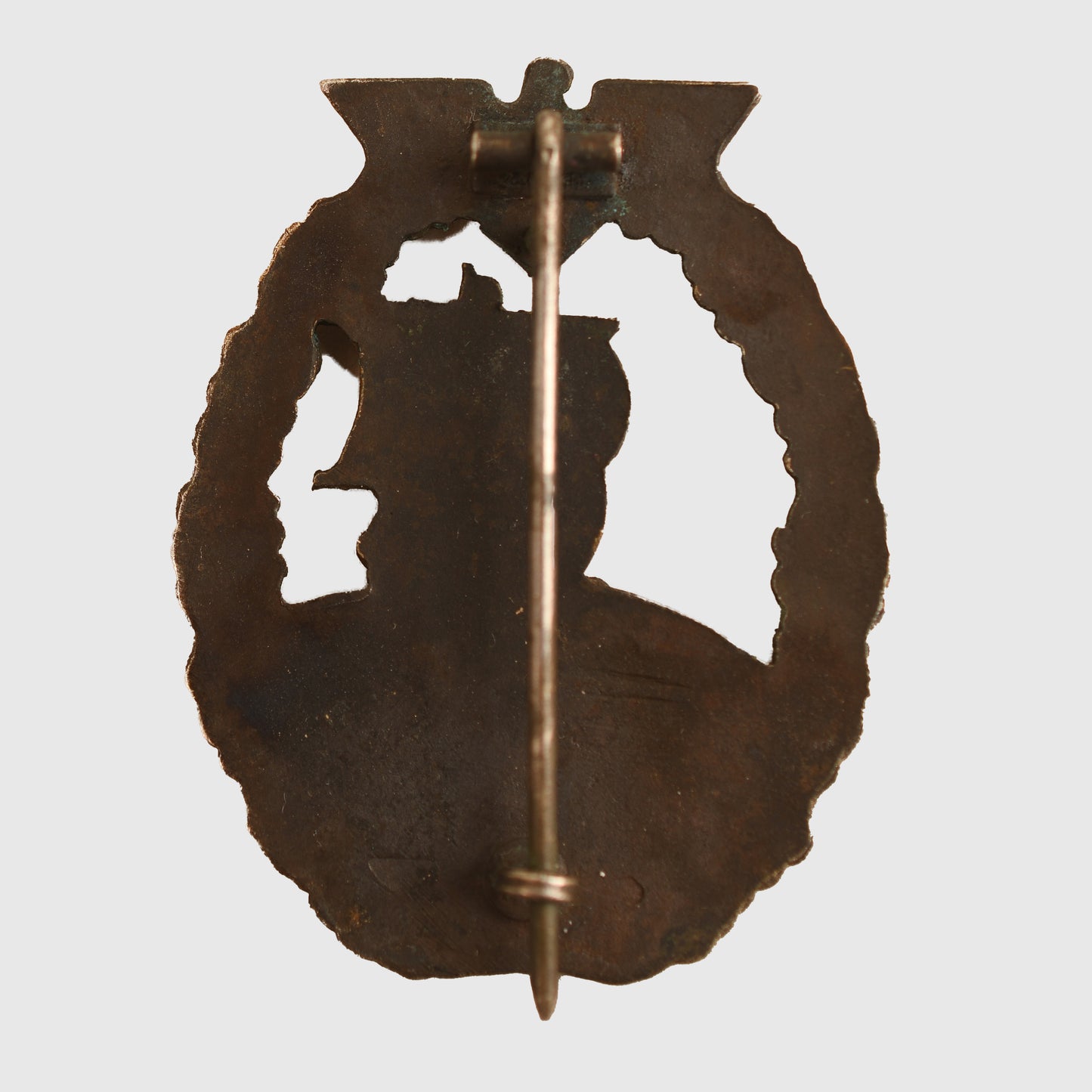 German WWII Kriegsmarine Auxiliary Cruiser Badge