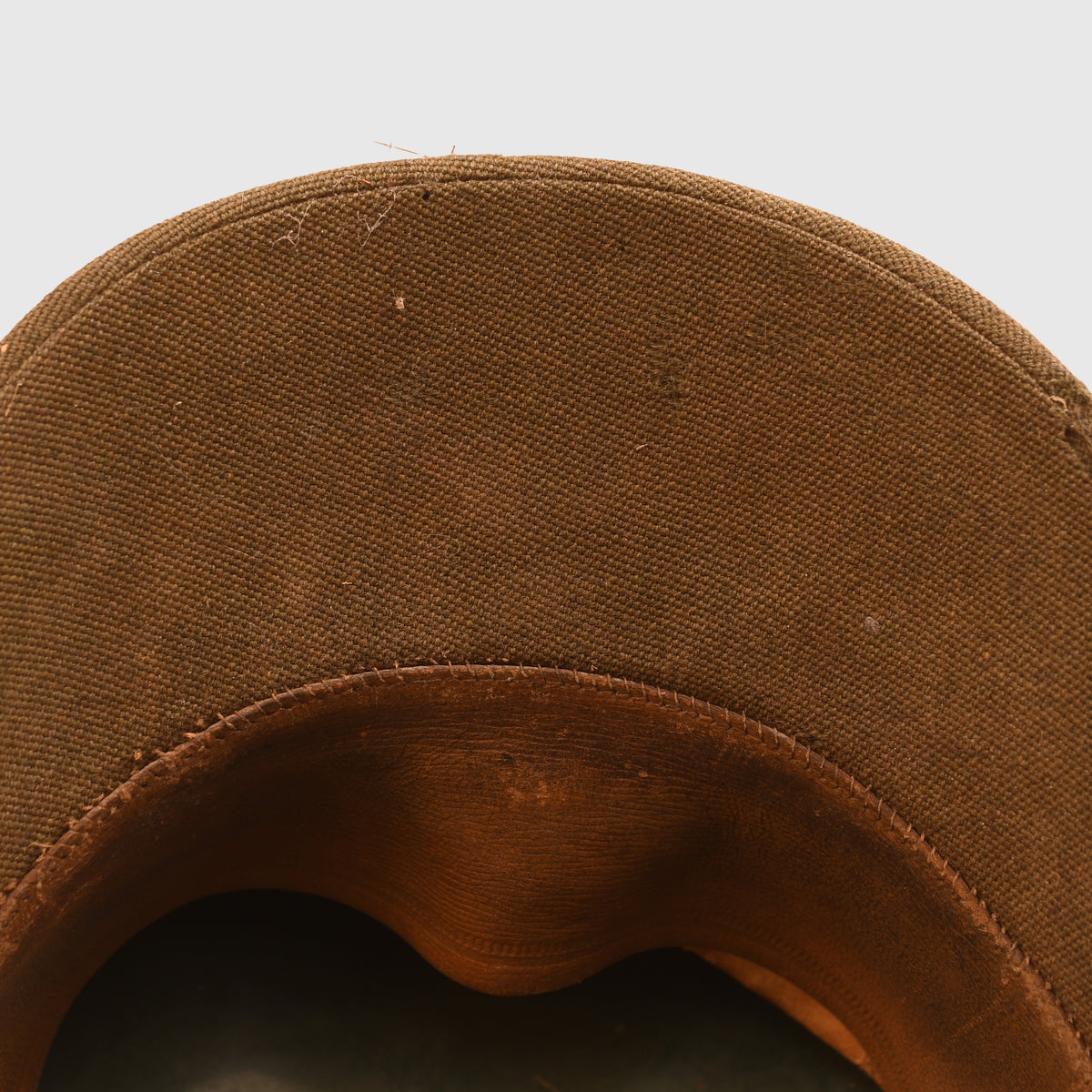 BRITISH WWII WILTSHIRE REGIMENT OFFICERS VISOR CAP