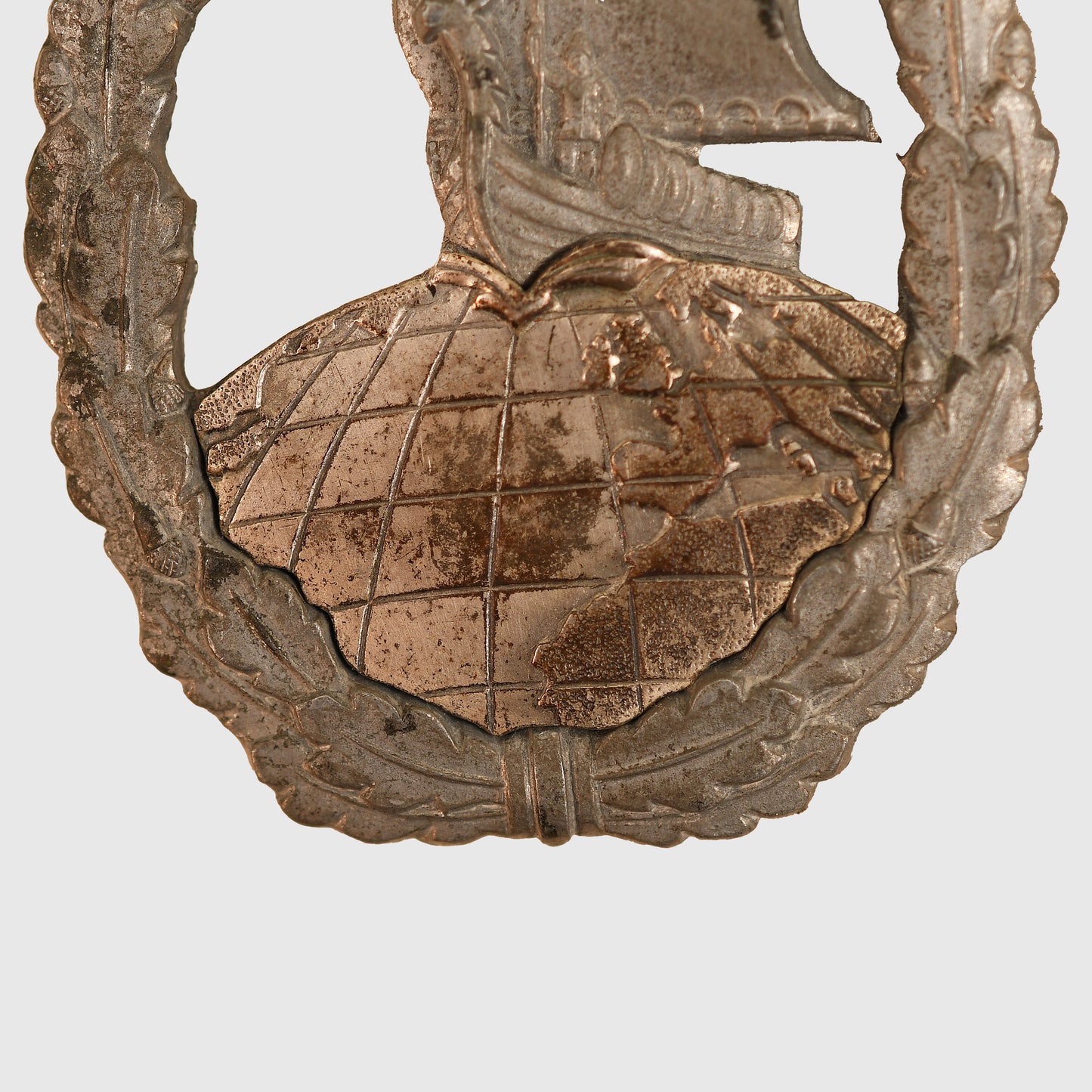 German WWII Kriegsmarine Auxiliary Cruiser Badge