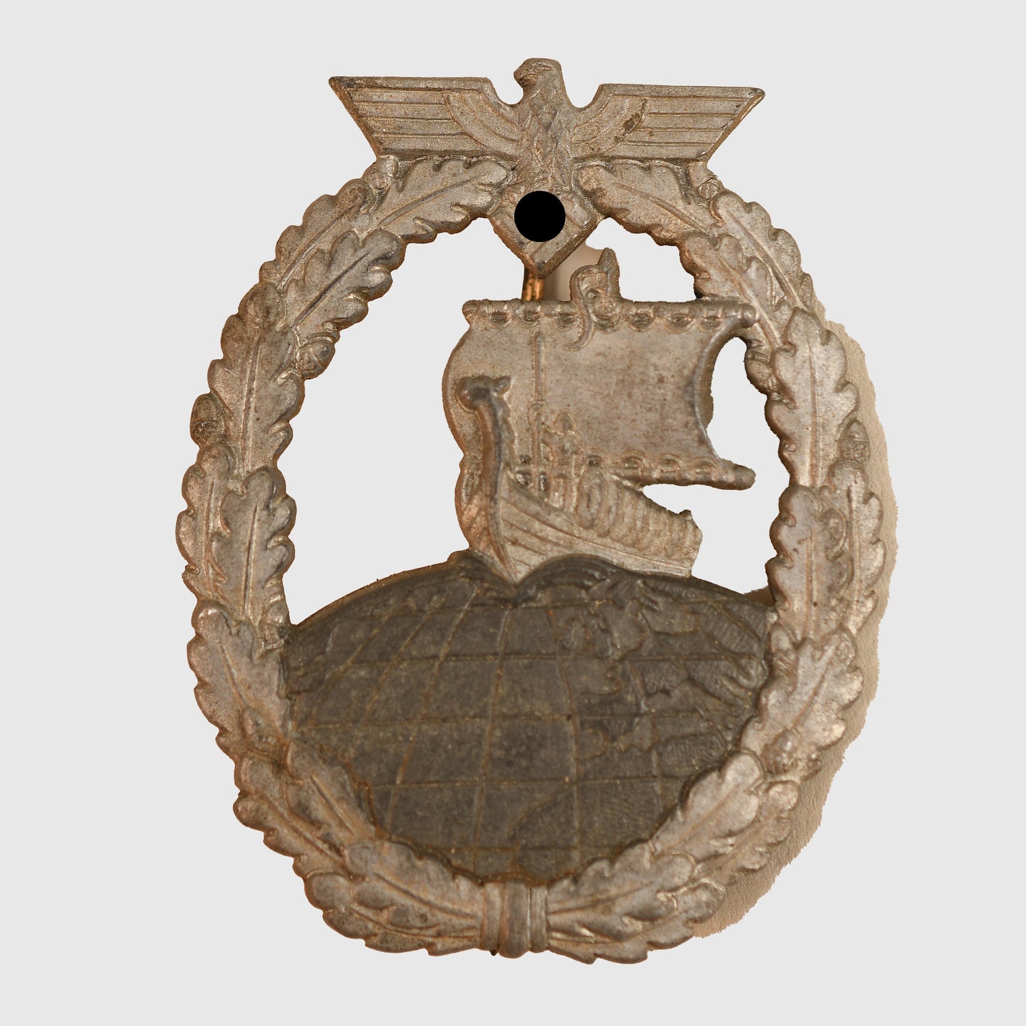 German WWII Kriegsmarine Auxiliary Cruiser Badge