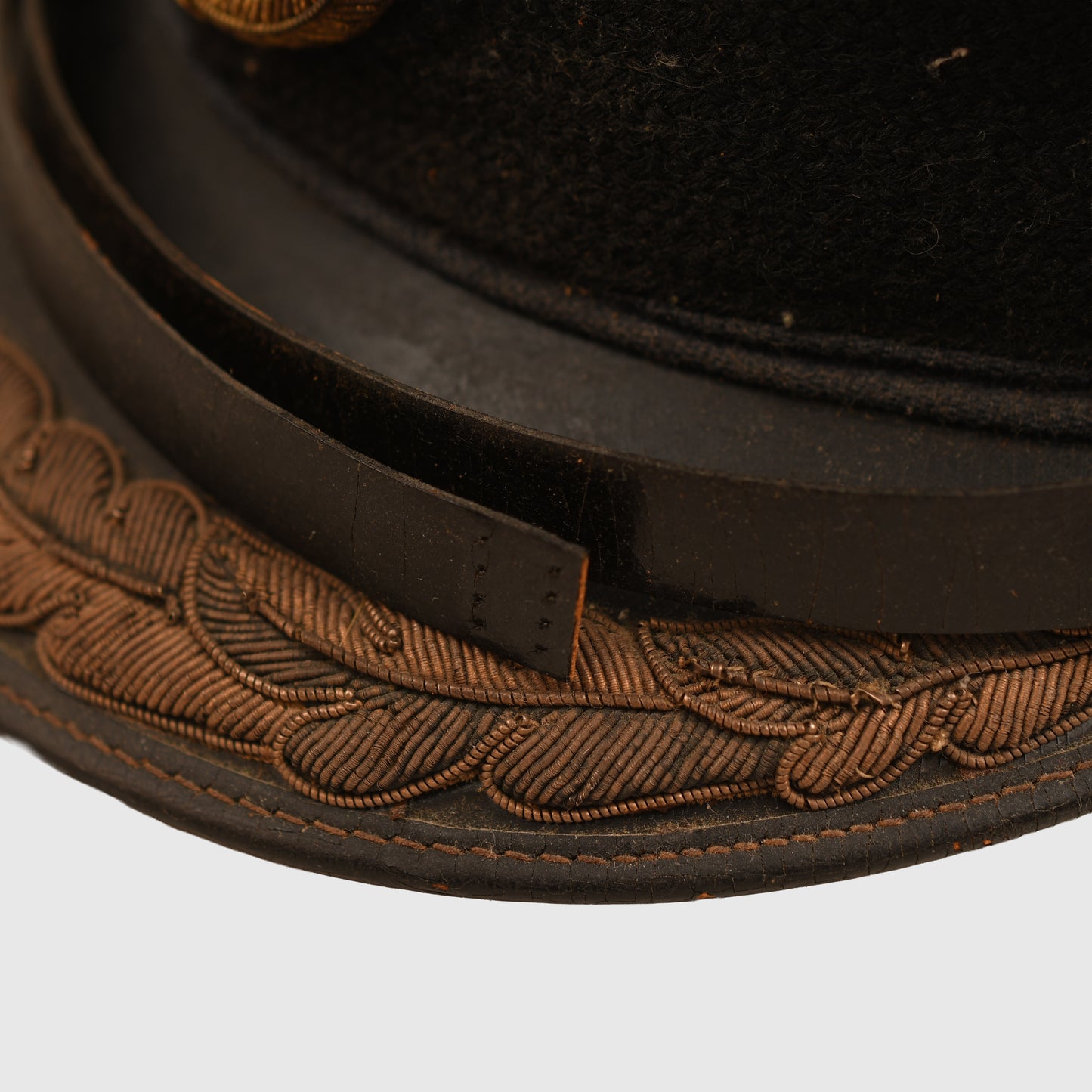 BRITISH WWII RAF GROUP CAPTAIN AND ABOVE VISOR CAP