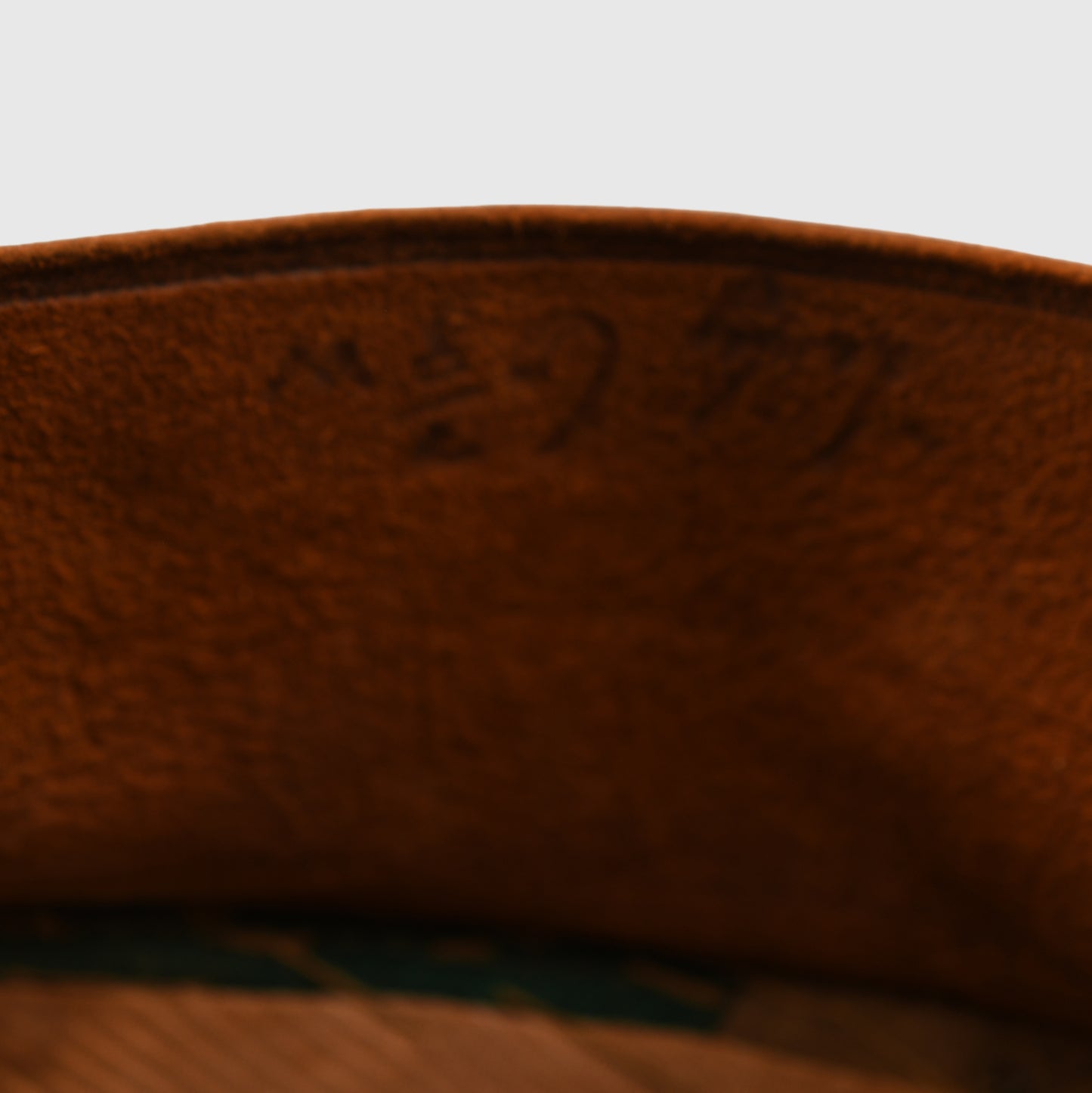 BRITISH WWII MID WAR PERIOD NORHAMPTONSHIRE REGIMENT OFFICERS VISOR CAP