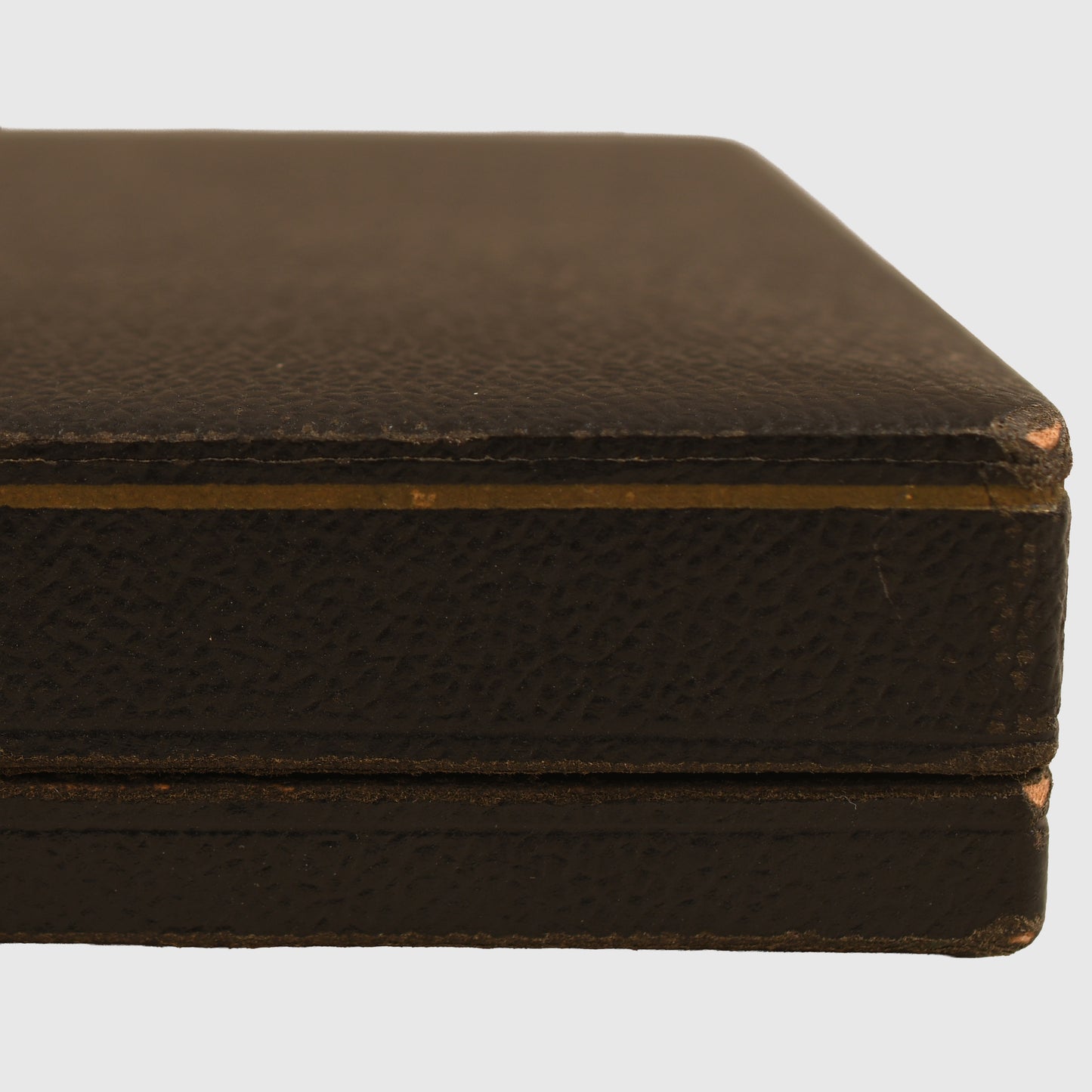 GERMAN WWII GERMAN CROSS IN GOLD - CASED