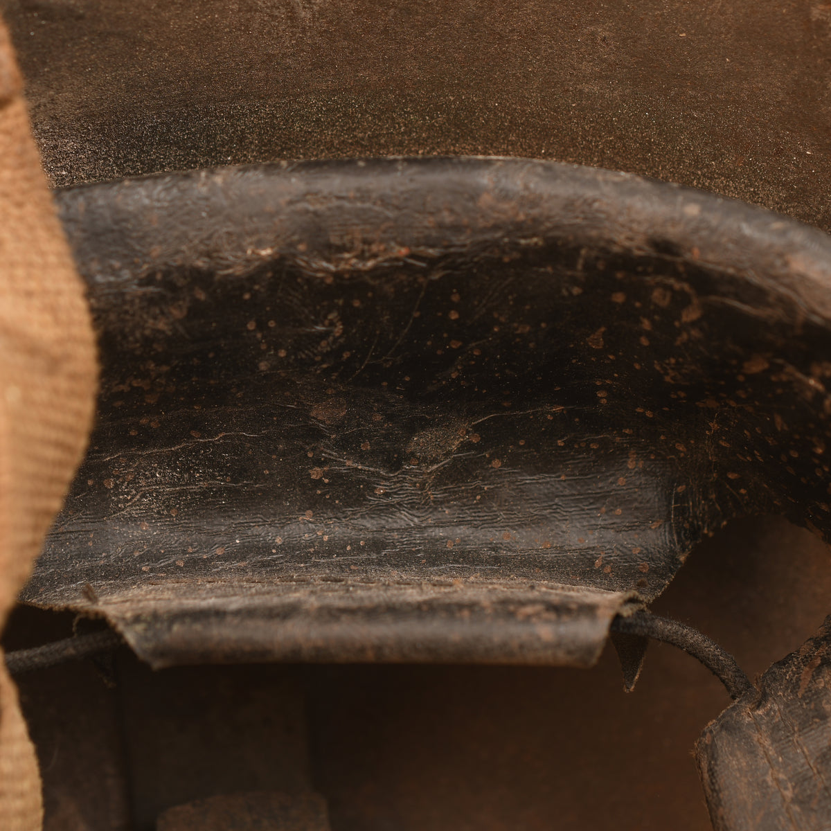 BRITISH/POLISH WWII ARMOURED CORPS HELMET