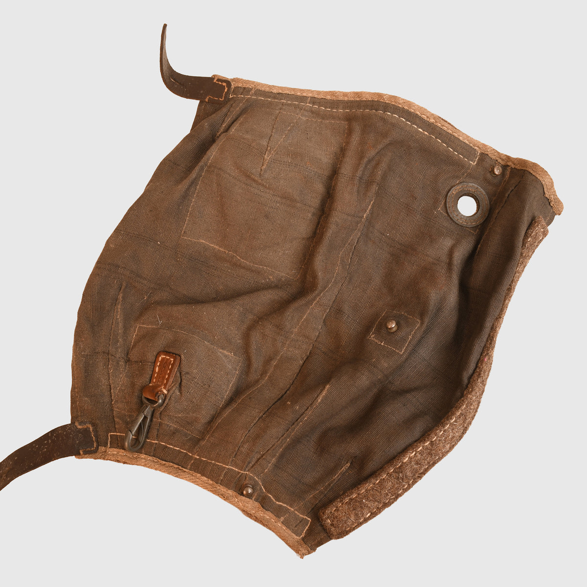 GERMAN WWII MAUSER K98 BREECH COVER
