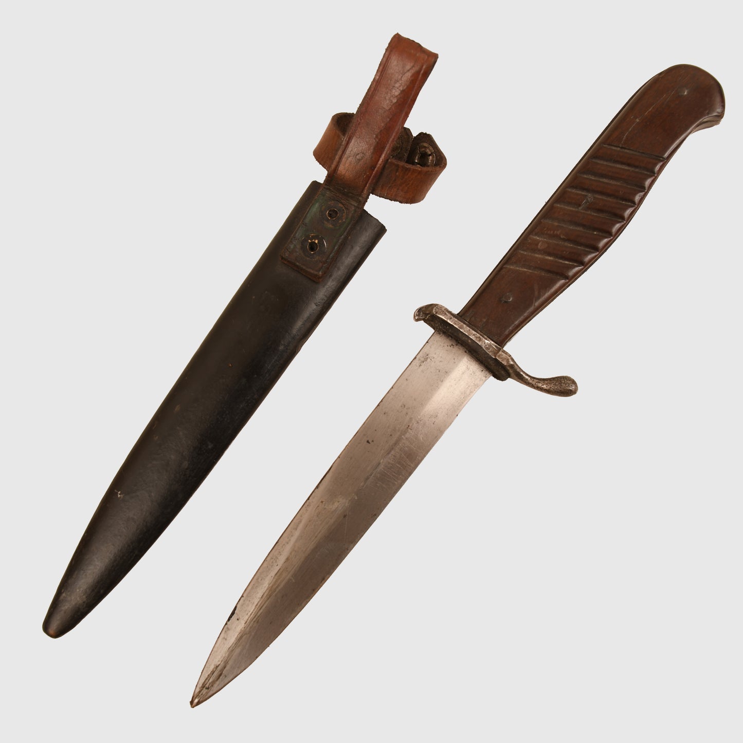 GERMAN WWI WOOD GRIPPED FIGHTING DISPLAY PIECE