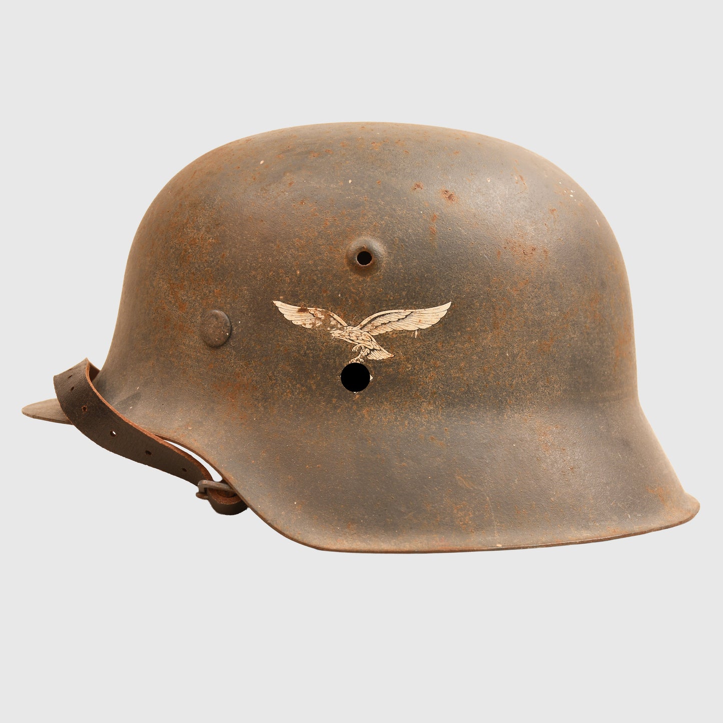 GERMAN WWII LUFTWAFFE M42 SINGLE DECAL COMBAT HELMET