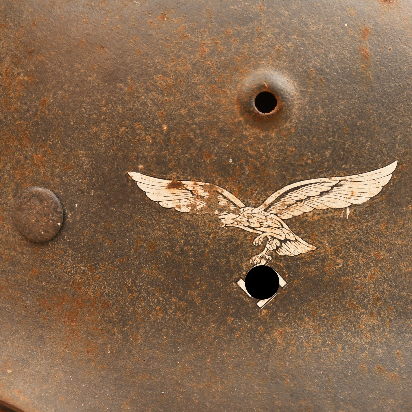 GERMAN WWII LUFTWAFFE M42 SINGLE DECAL COMBAT HELMET