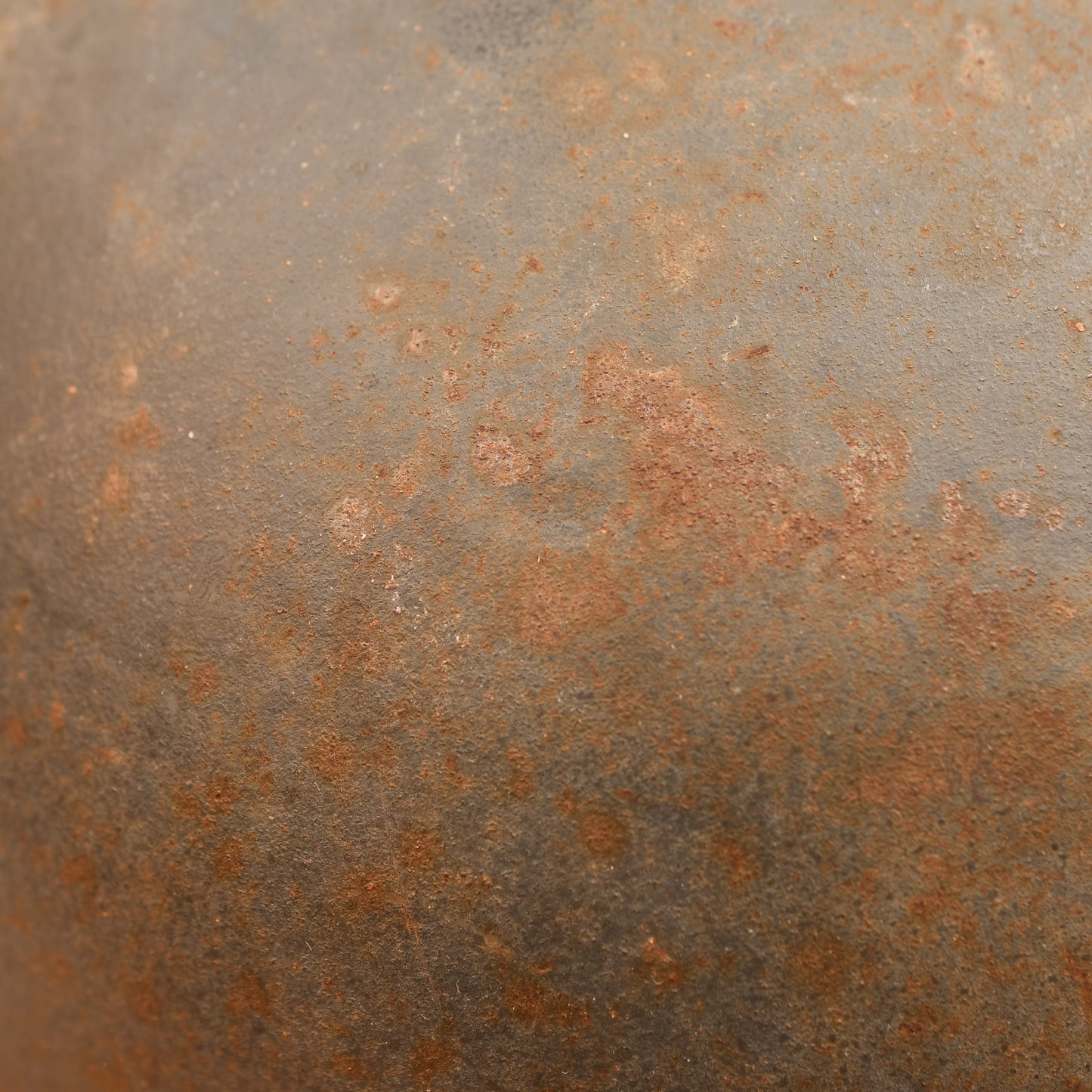 GERMAN WWII LUFTWAFFE M42 SINGLE DECAL COMBAT HELMET