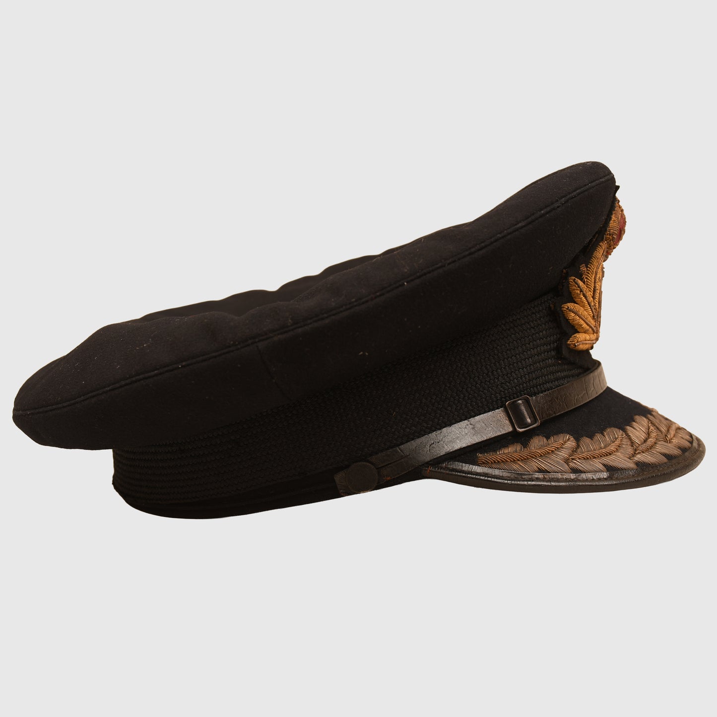 BRITISH WWII ROYAL NAVAL CAPTAIN AND ABOVE VISOR CAP