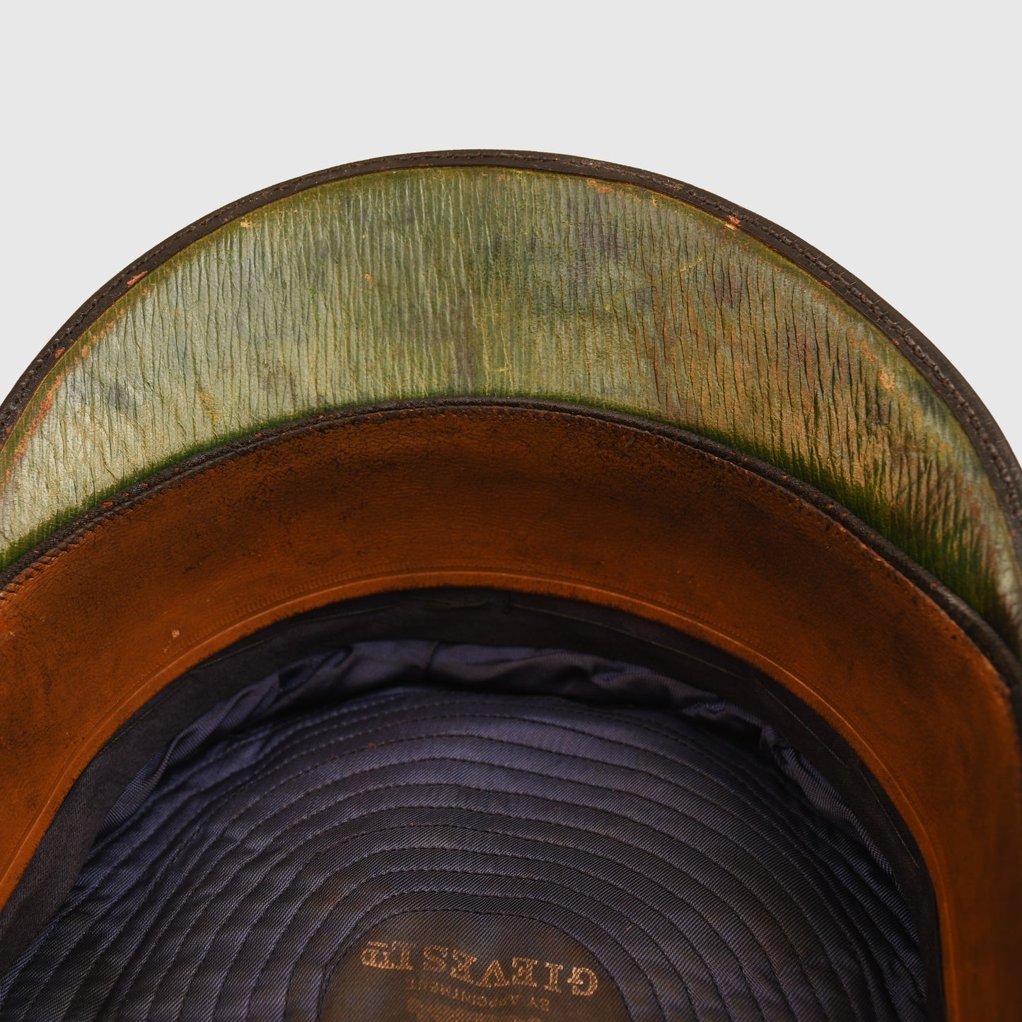 BRITISH WWII ROYAL NAVAL CAPTAIN AND ABOVE VISOR CAP