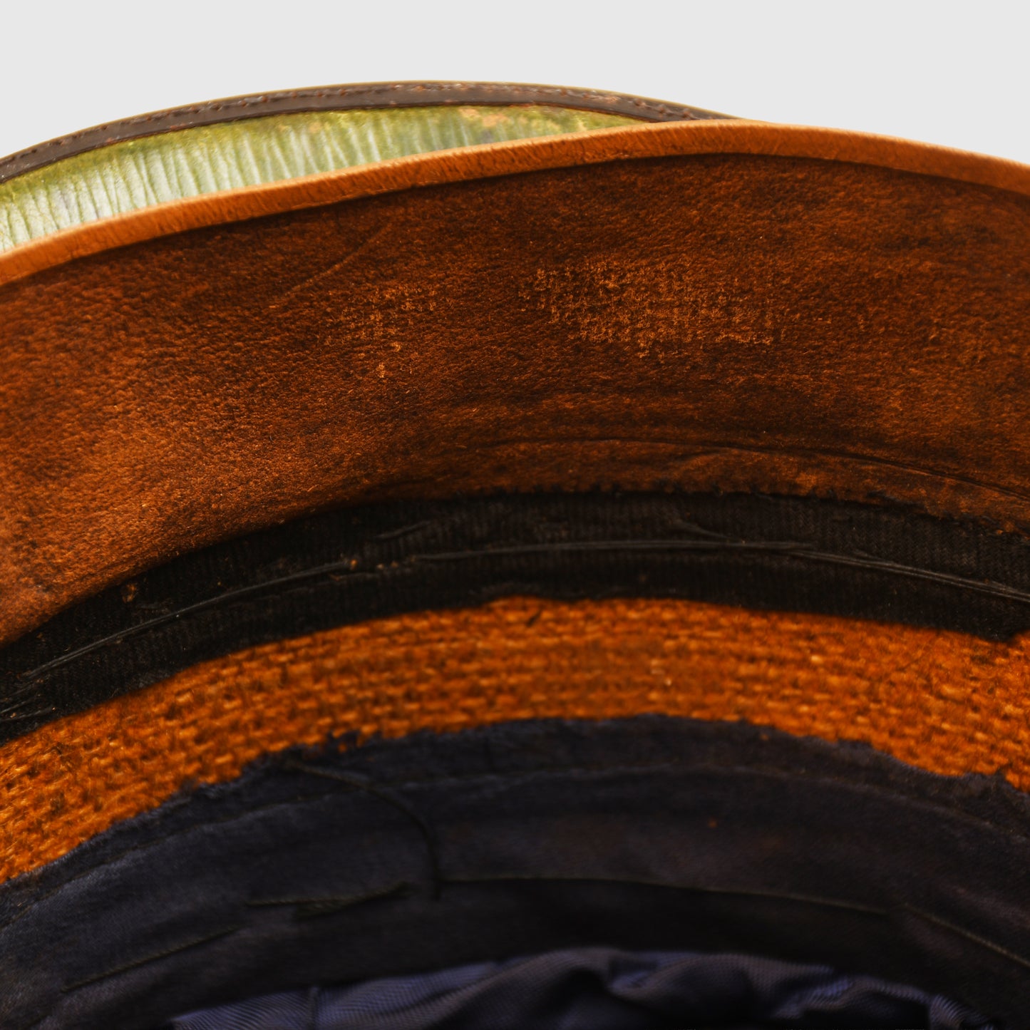 BRITISH WWII ROYAL NAVAL CAPTAIN AND ABOVE VISOR CAP