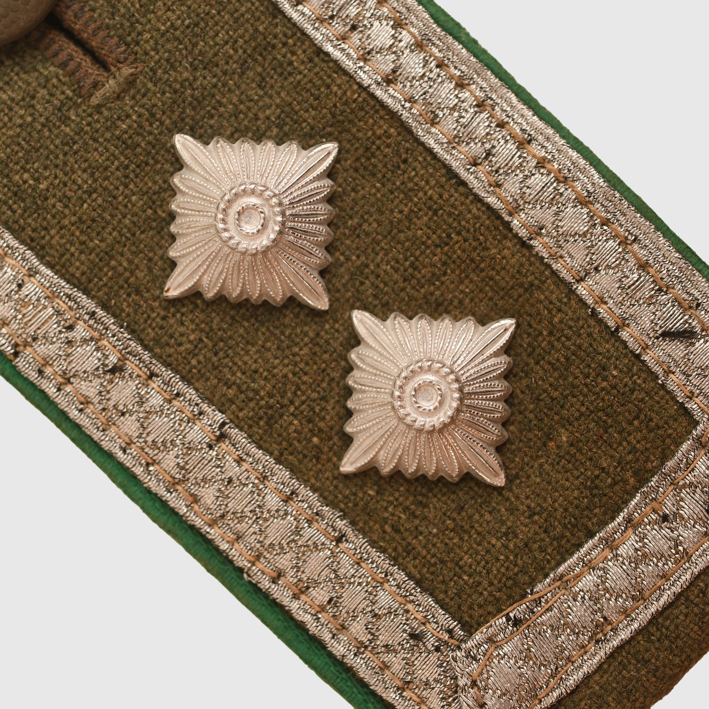 GERMAN WWII MOUNTAIN TROOPS M.43 SINGLE SHOULDER BOARD