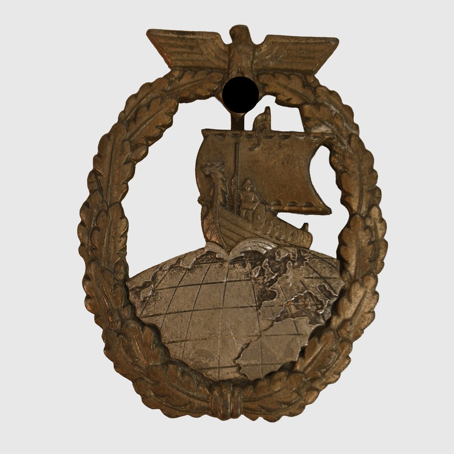German WWII Kriegsmarine Auxiliary Cruiser Badge