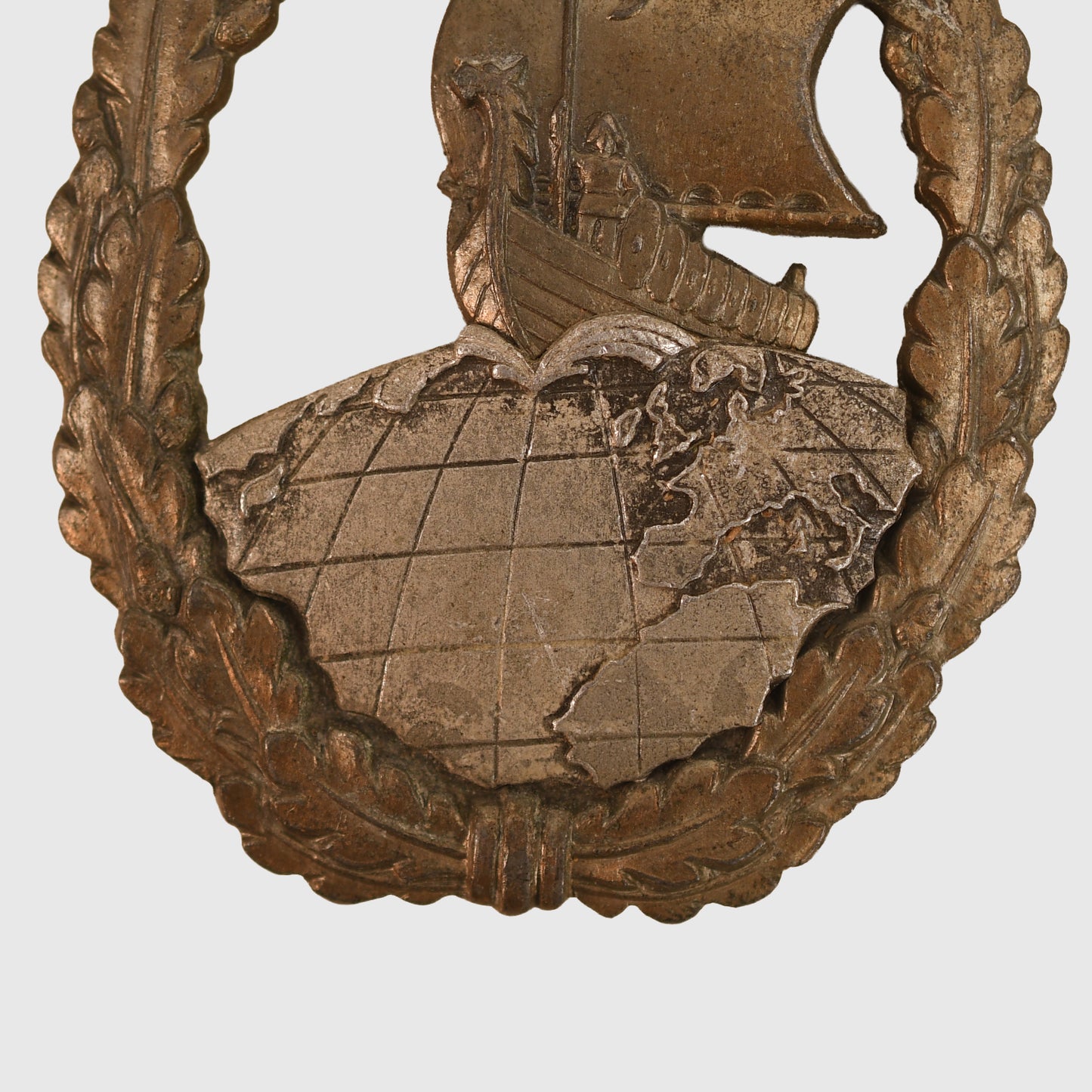 German WWII Kriegsmarine Auxiliary Cruiser Badge