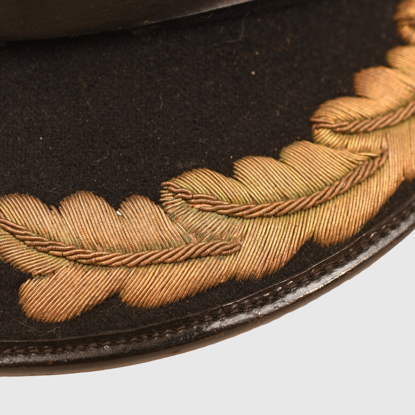 BRITISH WWII MERCHANT NAVY OFFICERS VISOR CAP - CAPTAIN AND ABOVE