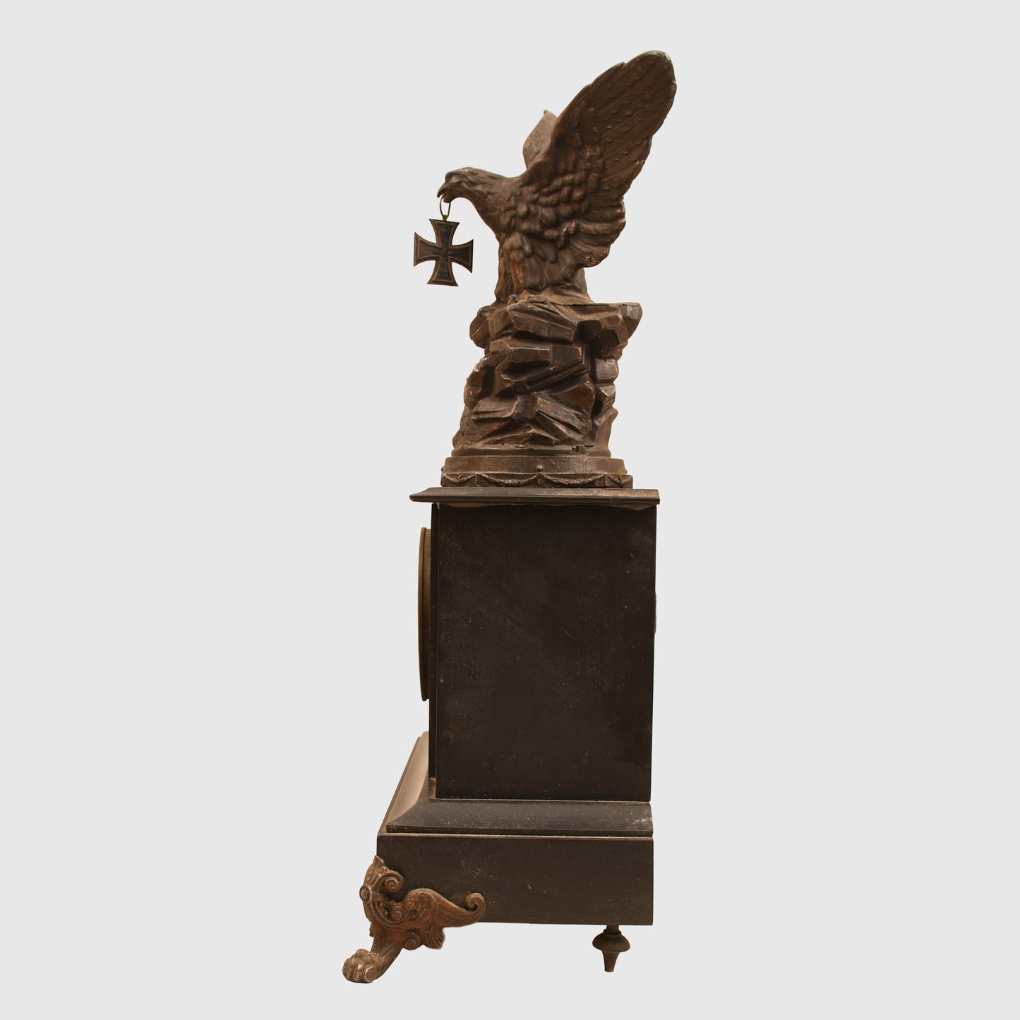 GERMAN WWI EAGLE ON A ROCK WITH IRON CROSS IN ITS BEAK CLOCK