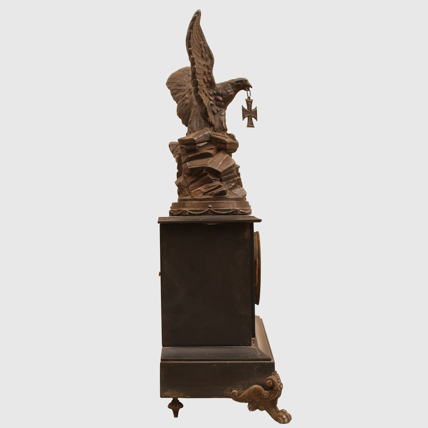 GERMAN WWI EAGLE ON A ROCK WITH IRON CROSS IN ITS BEAK CLOCK