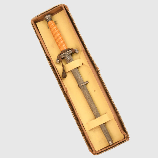 GERMAN WWII MINIATURE ARMY DISPLAY PIECE, BOXED