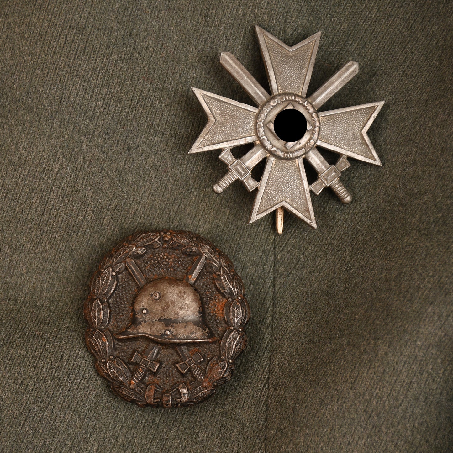 GERMAN WWII ARMY PANZER GRENADIER NCO PARADE TUNIC AND VISOR CAP SET