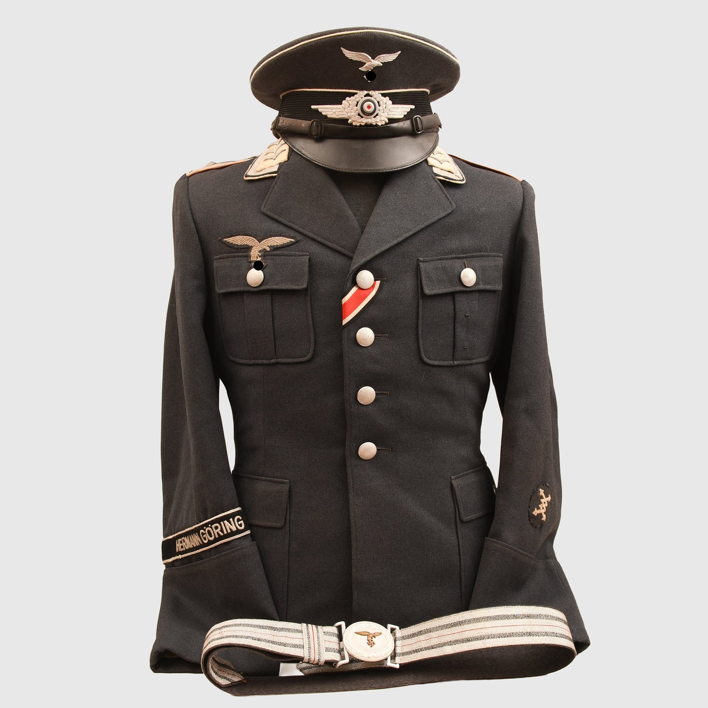 GERMAN WWII LUFTWAFFE HERMANN GOERING TUNIC AND BELT FOR A SENIOR SIGNALS NCO