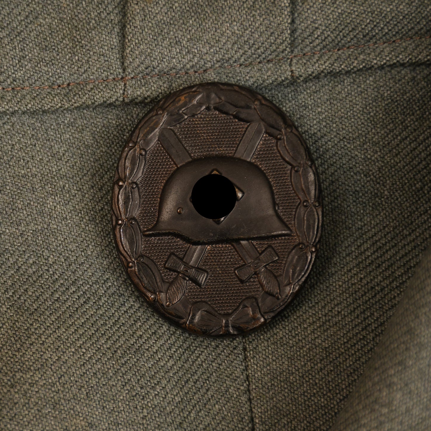 GERMAN WWII ARTILLERY OFFICERS COMBAT TUNIC WITH KRETA CUFF TITLE