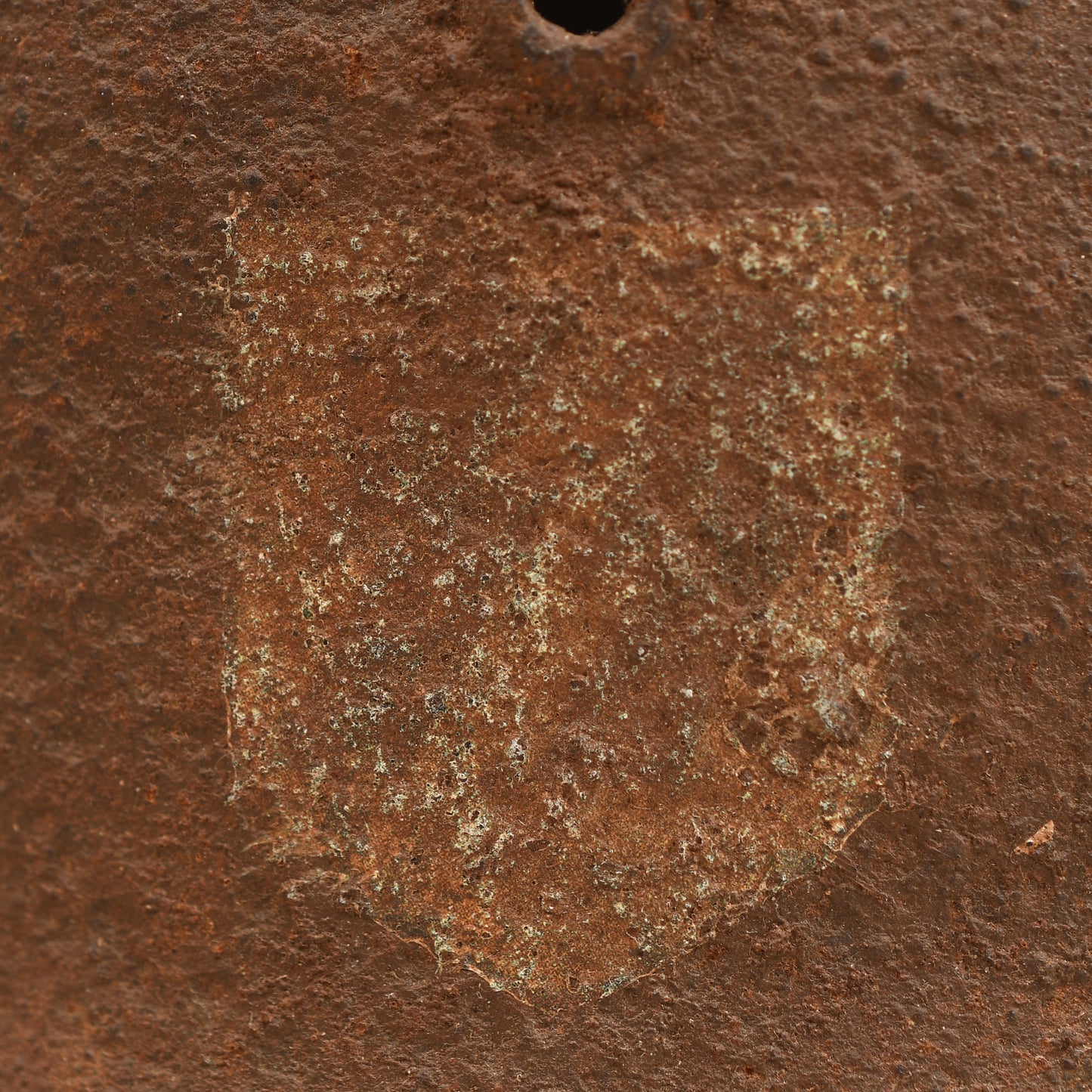 GERMAN WWII RELIC DOUBLE DECAL M35 SS HELMET AND RELIC BUCKLE
