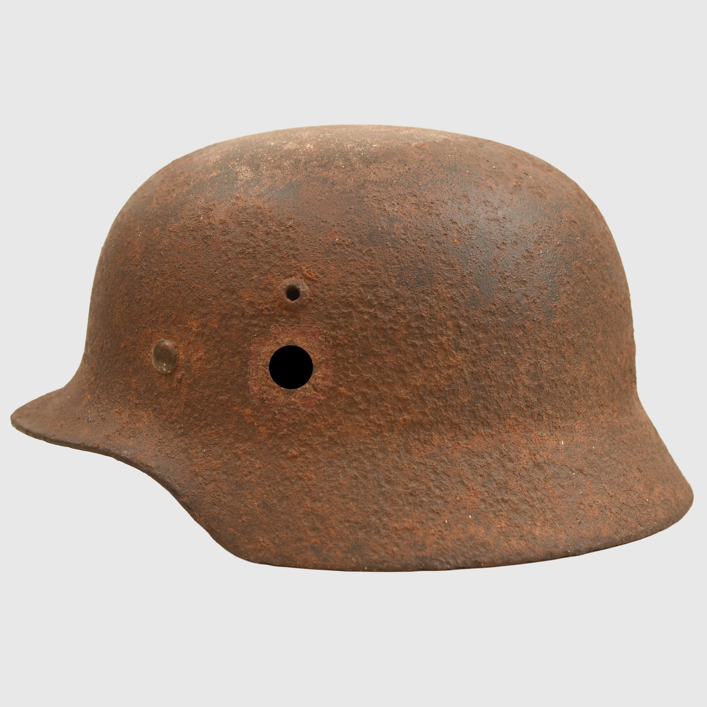 GERMAN WWII RELIC DOUBLE DECAL M35 SS HELMET AND RELIC BUCKLE