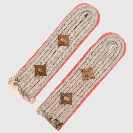 GERMAN WWII ARMY PANZER HAUTPMANN’S SHOULDER BOARDS
