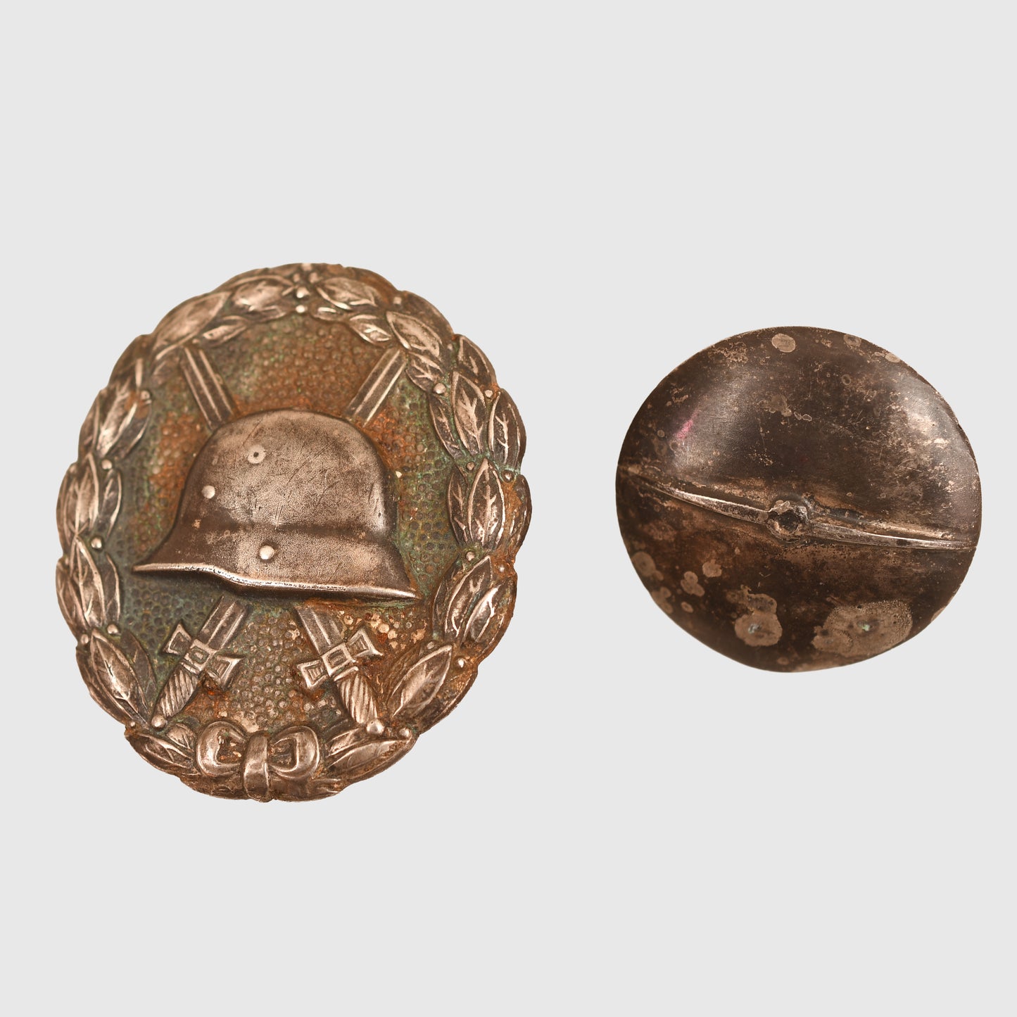GERMAN WWI WOUND BADGE IN SILVER WITH DISC BACK