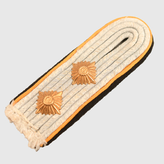 GERMAN WWII WAFFEN SS CAVALRY HAUPTSTURMFUHRER STITCH-IN SHOULDER BOARD