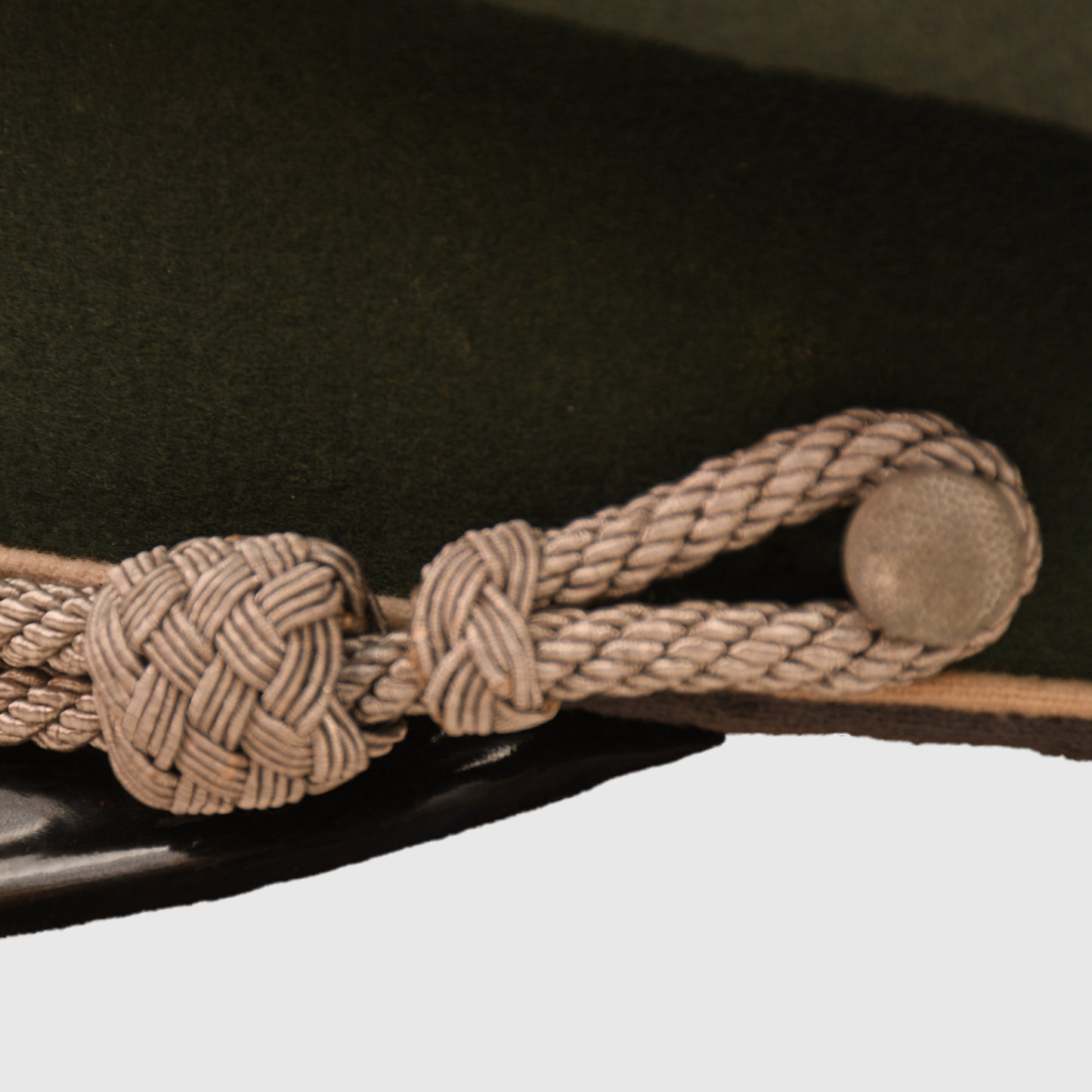 GERMAN WWII COMPLETE INFANTRY HAUPTMANN’S COMBAT TUNIC AND VISOR CAP WITH MEDALS ATTACHED AND BELT