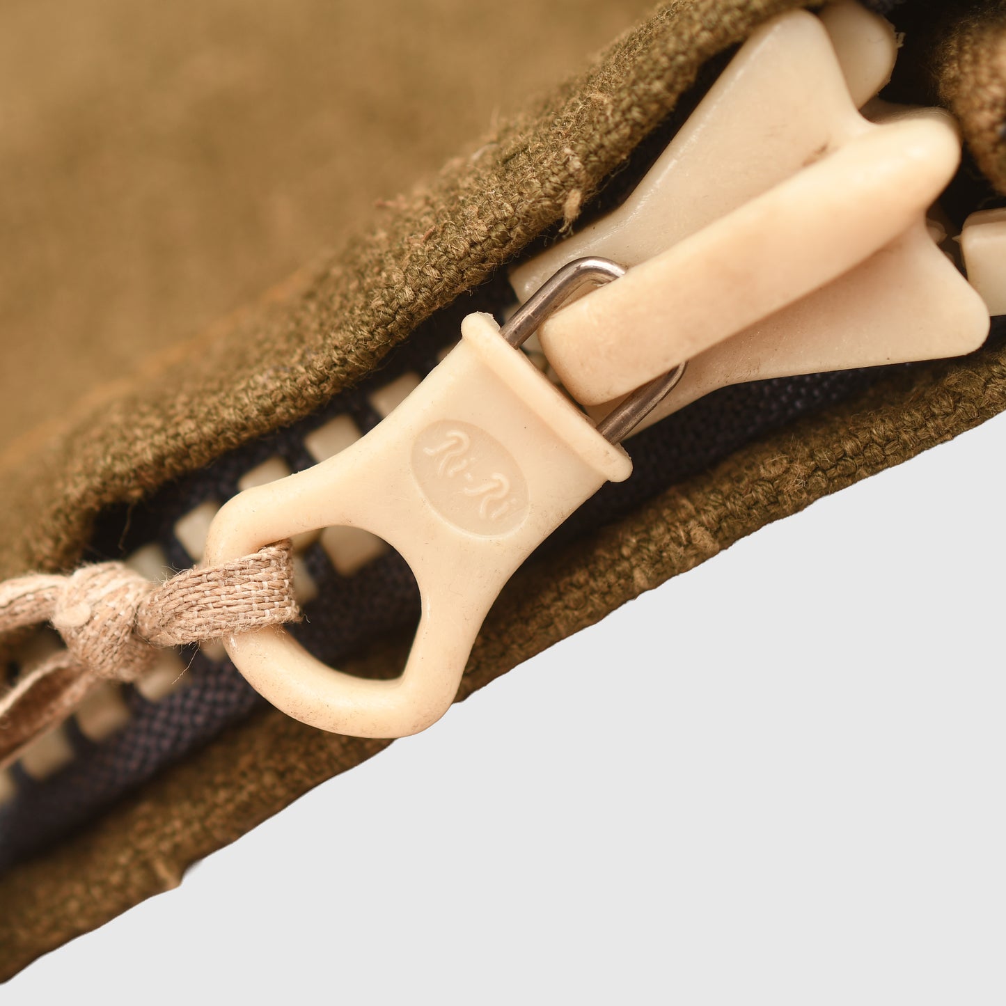 GERMAN WWII FALLSHIRMJAGER STICK GRENADE CARRYING BAG SET