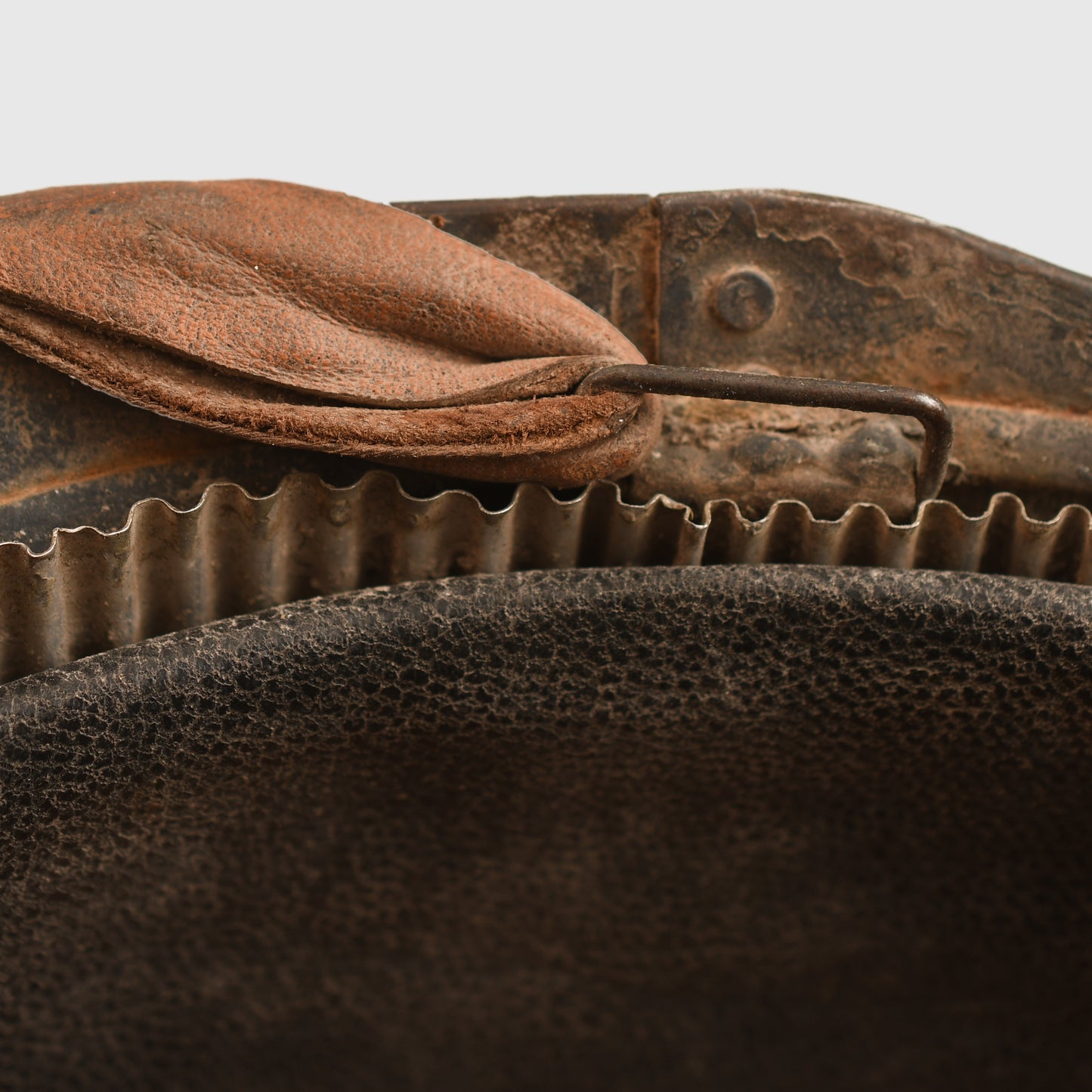 FRENCH WWI TANKERS HELMET KNOWN AS THE CHAR DU COMBAT