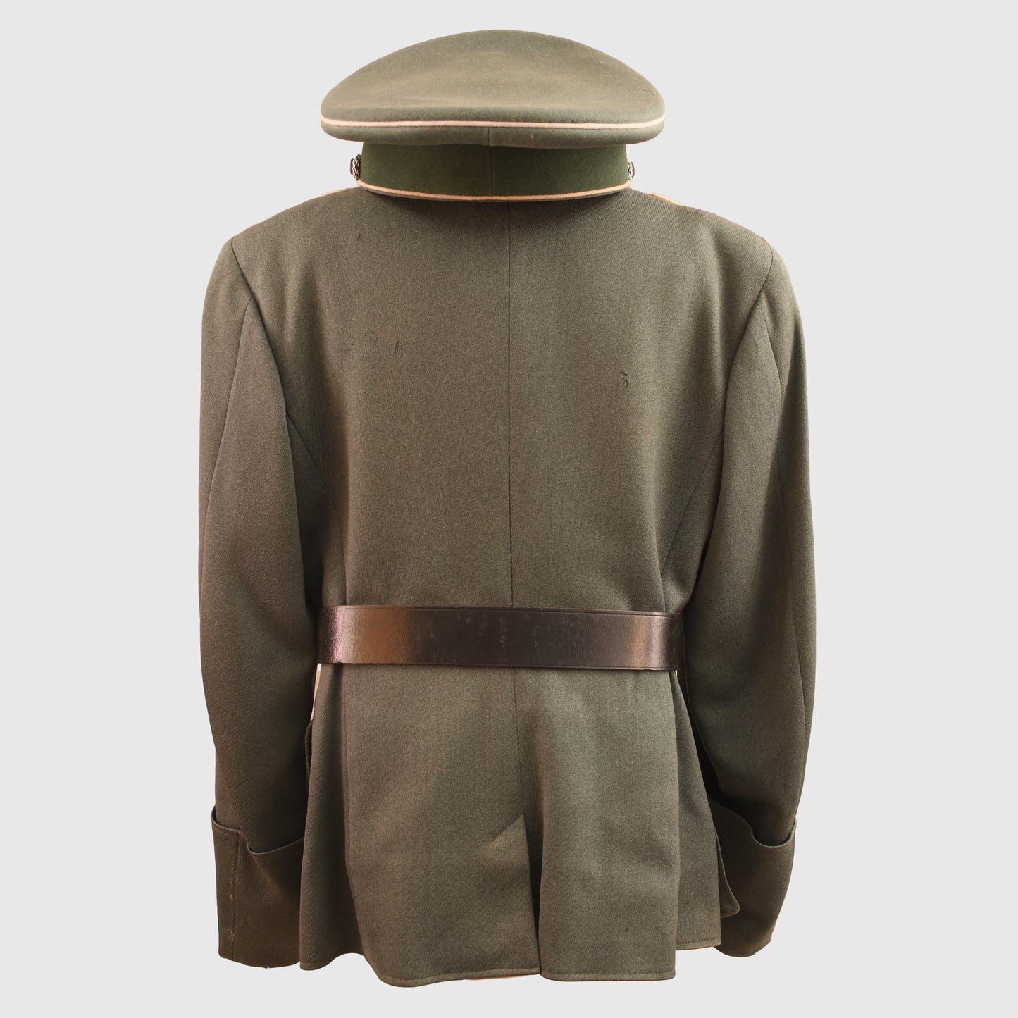 GERMAN WWII COMPLETE INFANTRY HAUPTMANN’S COMBAT TUNIC AND VISOR CAP WITH MEDALS ATTACHED AND BELT