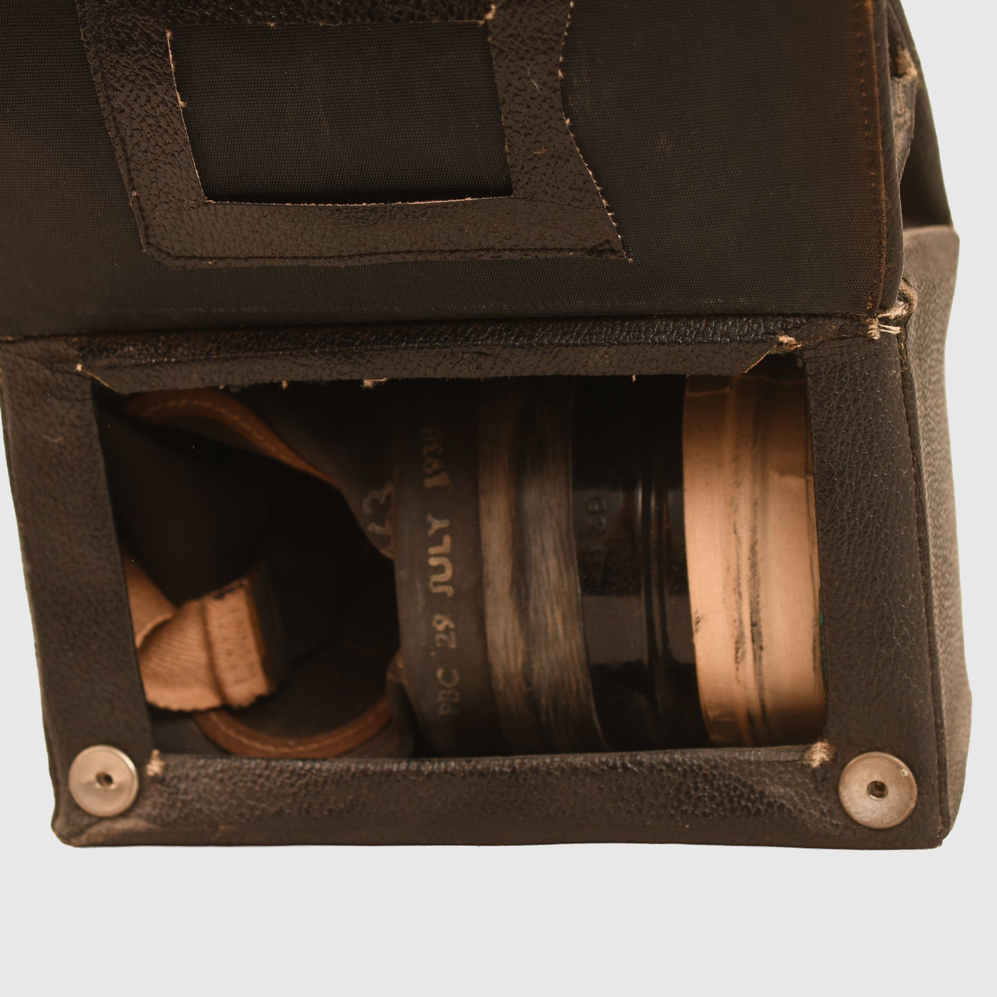 BRITISH WWII LADIES HANDBAG DISGUISED AS A GAS MASK HOLDER