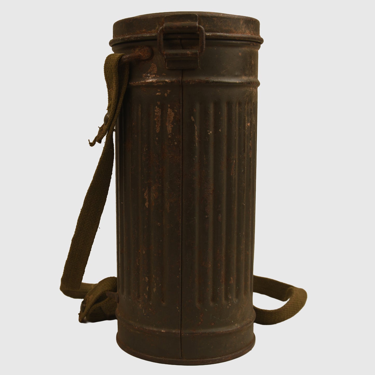 GERMAN WWII COMBAT GAS MASK CONTAINER AND STRAPS