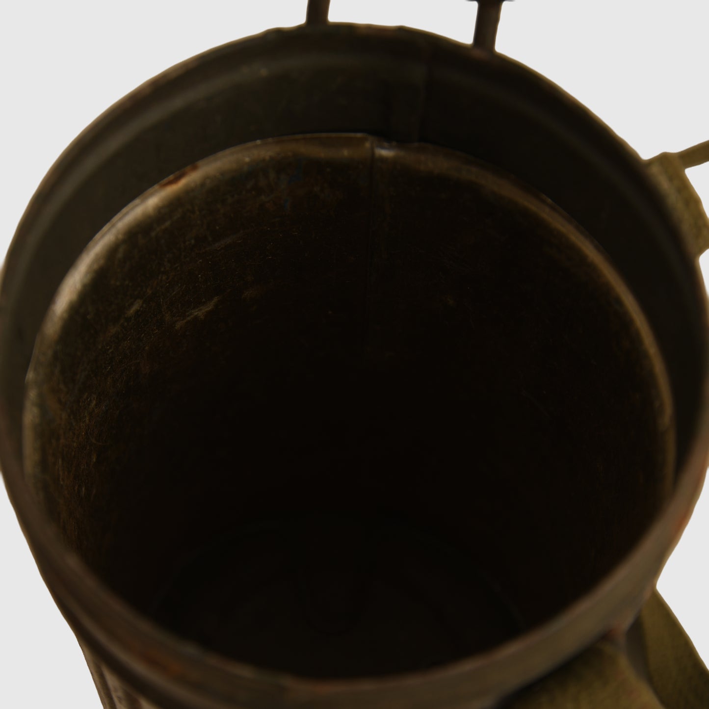 GERMAN WWII COMBAT GAS MASK CONTAINER AND STRAPS