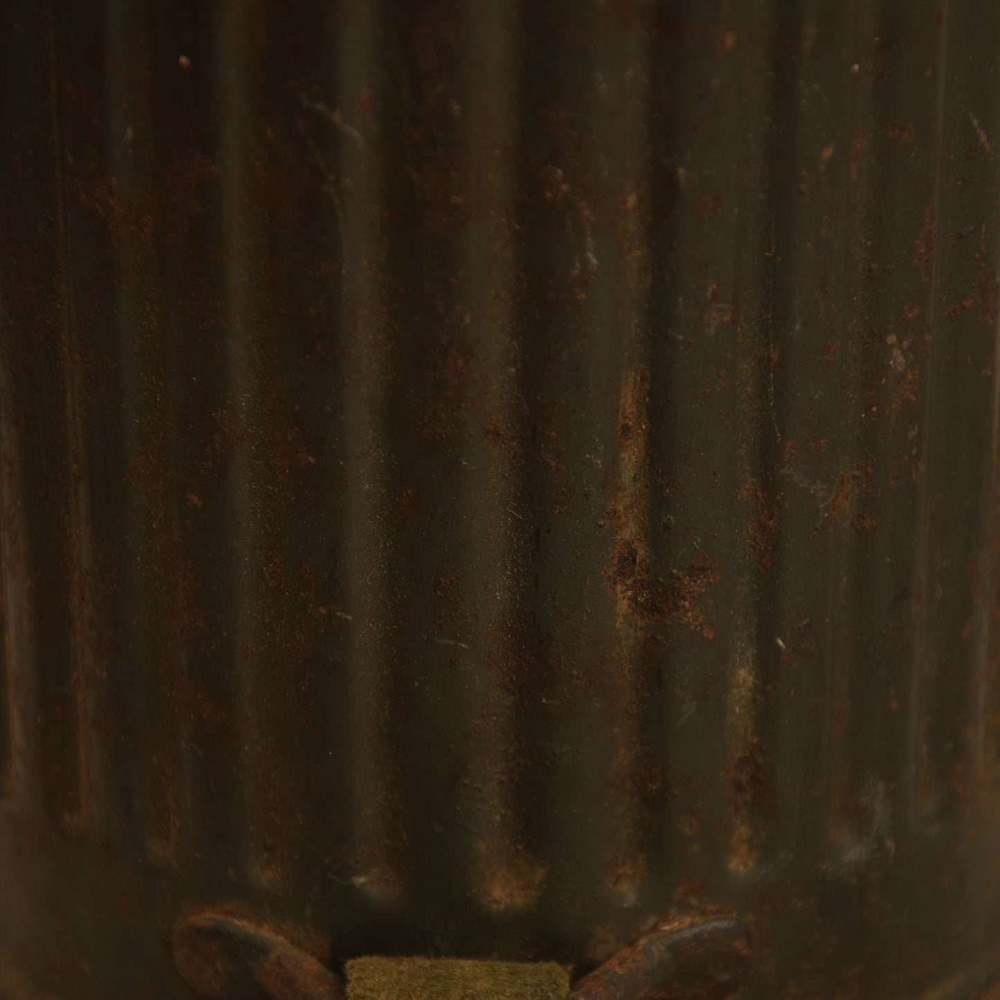 GERMAN WWII COMBAT GAS MASK CONTAINER AND STRAPS