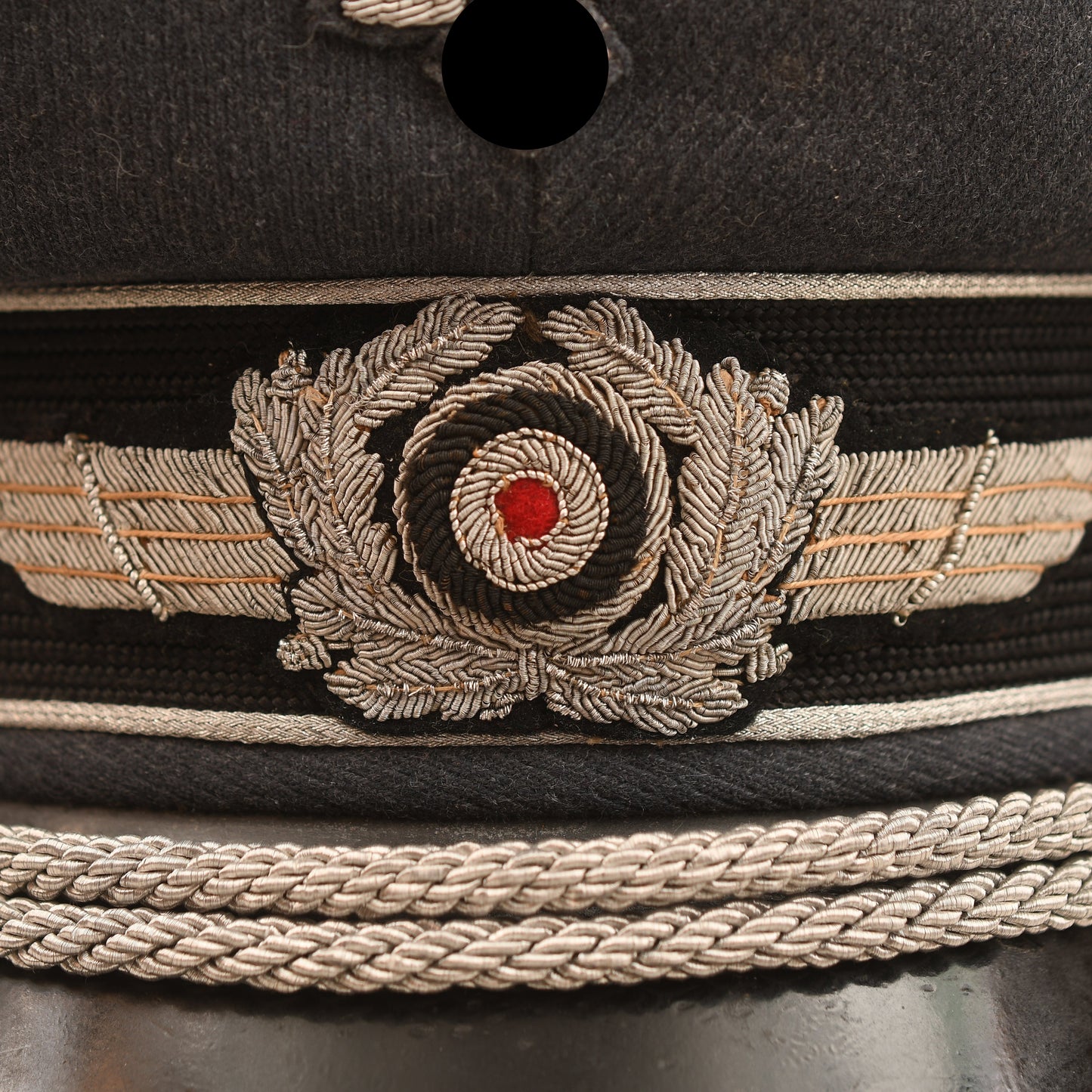 GERMAN WWII LUFTWAFFE OFFICERS VISOR CAP