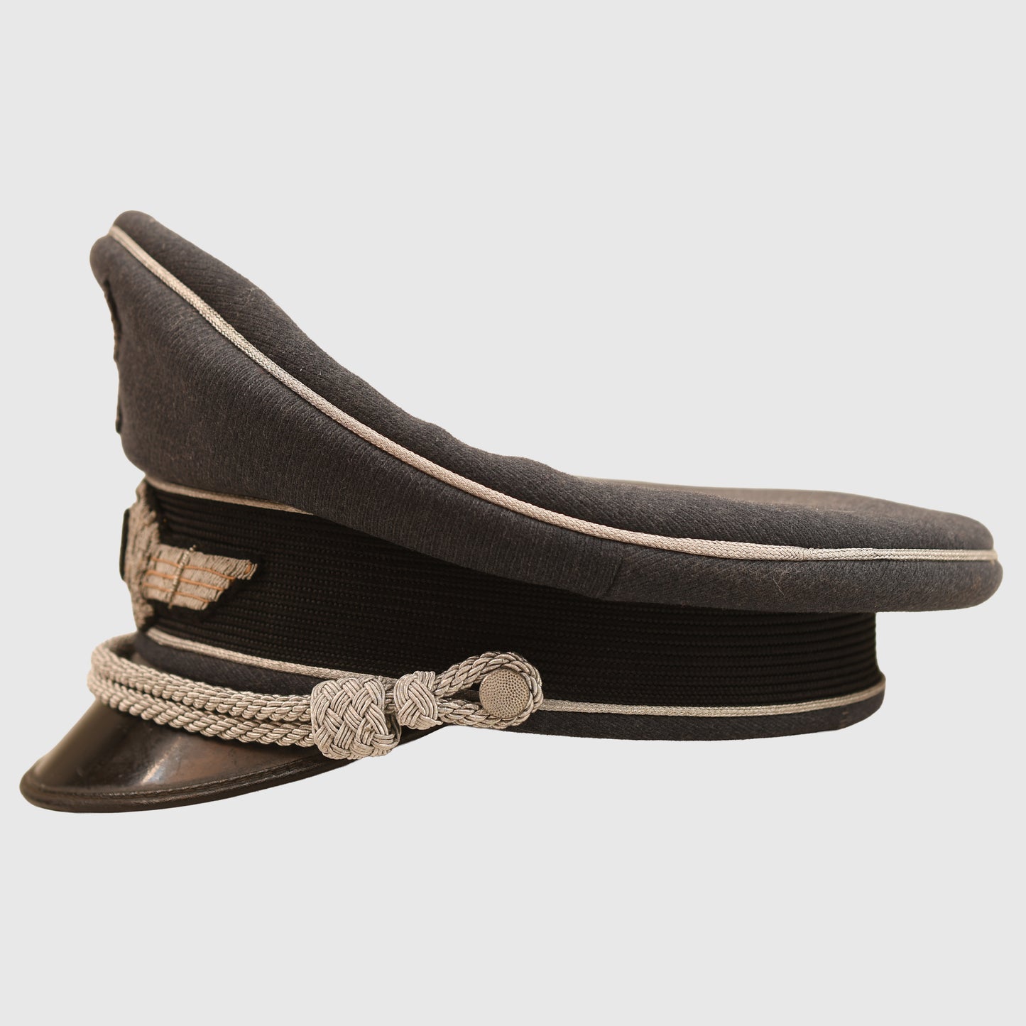 GERMAN WWII LUFTWAFFE OFFICERS VISOR CAP