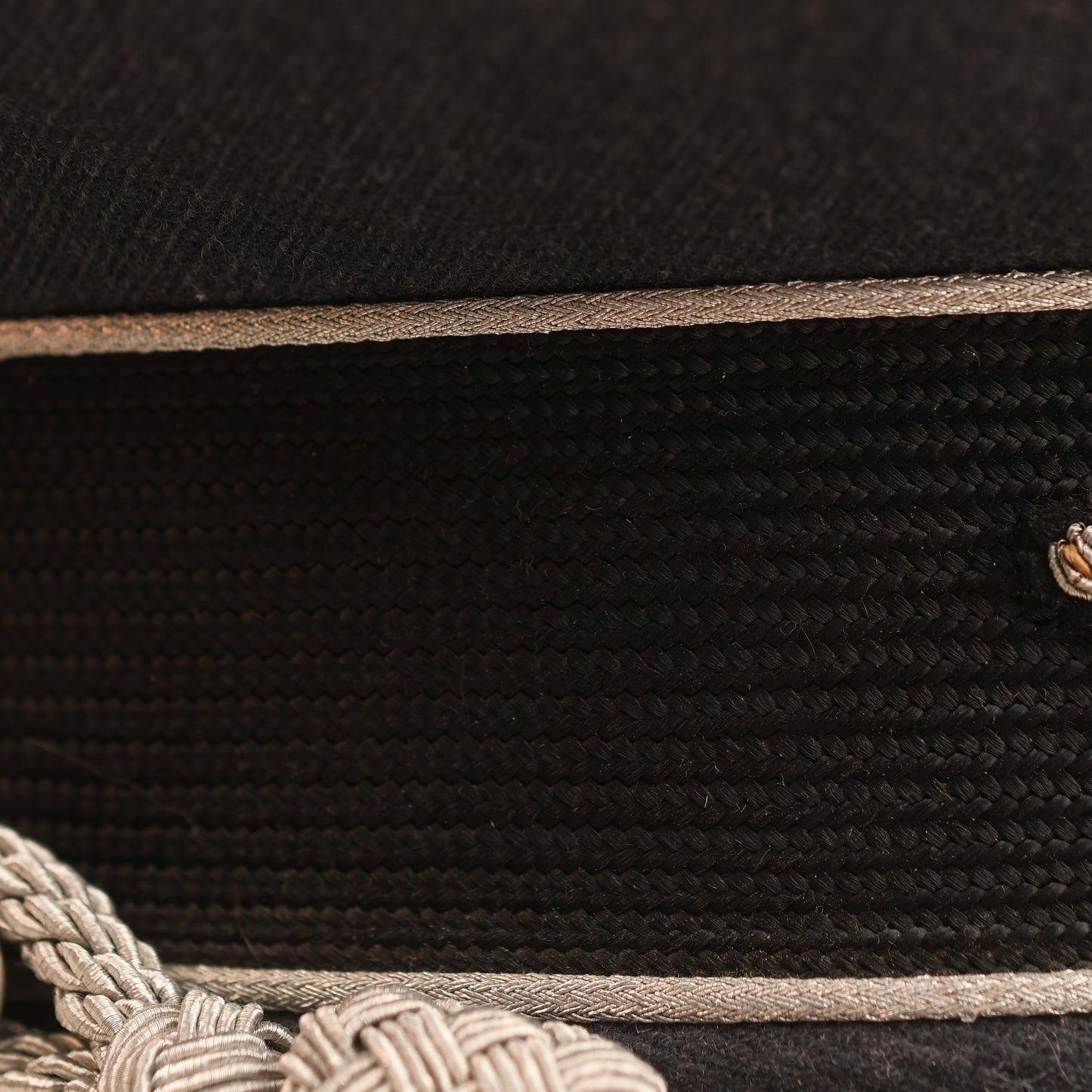 GERMAN WWII LUFTWAFFE OFFICERS VISOR CAP