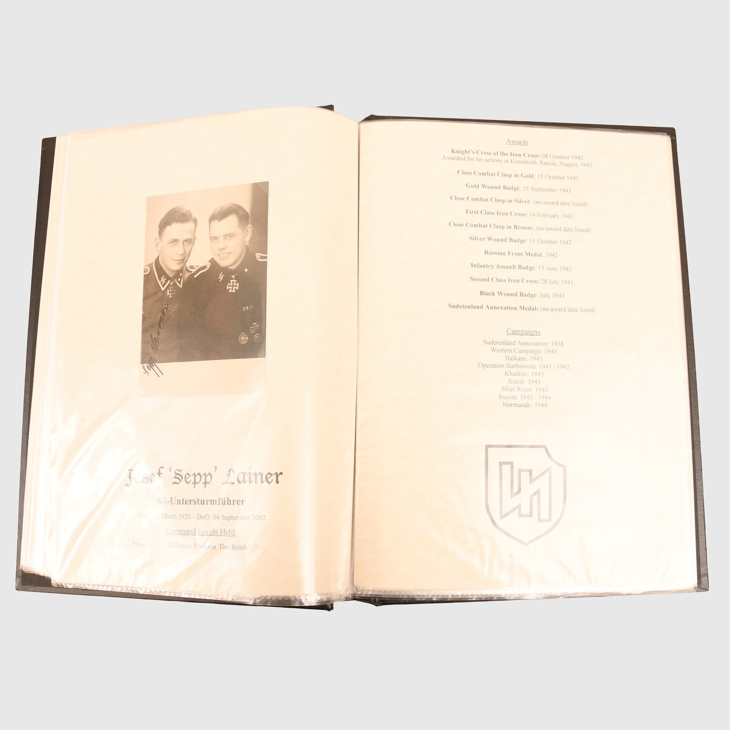 KNIGHTS CROSS HOLDERS OF THE SS SIGNATURE FOLDER