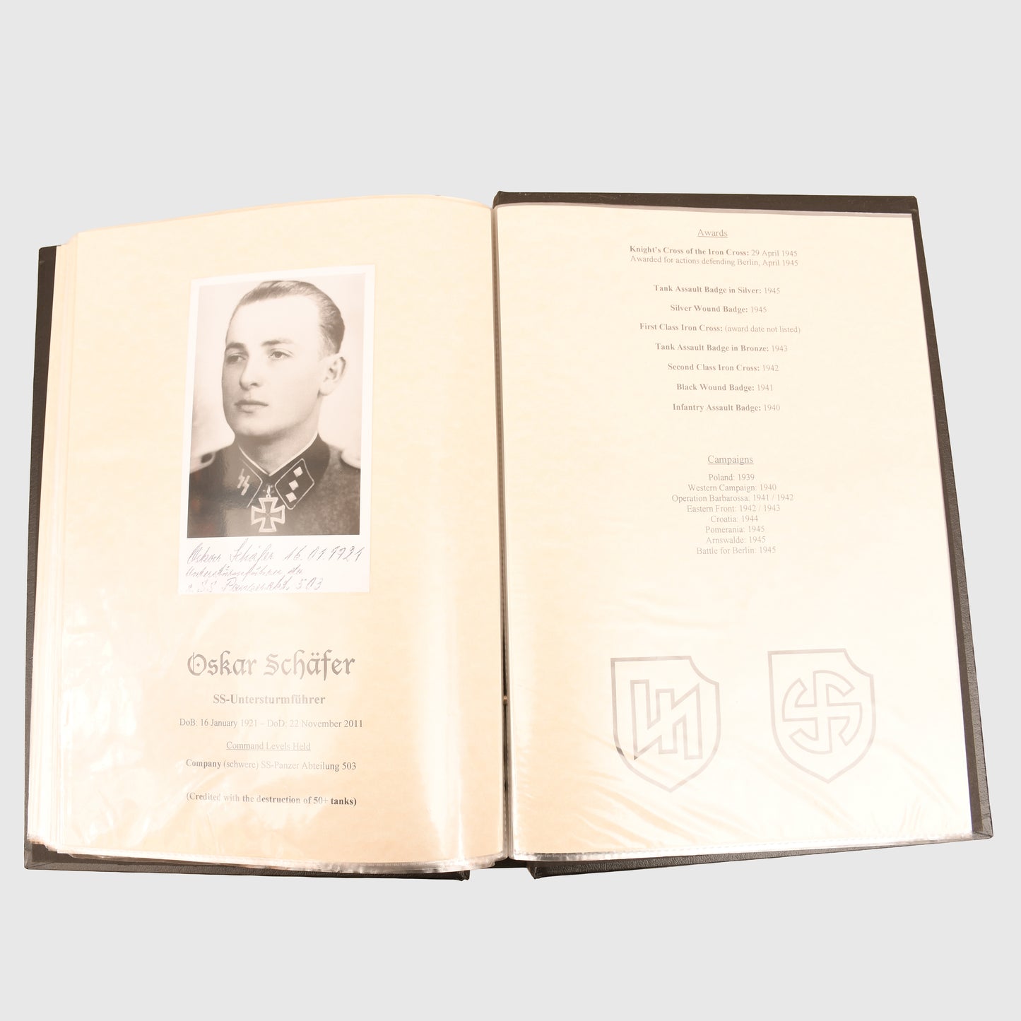 KNIGHTS CROSS HOLDERS OF THE SS SIGNATURE FOLDER