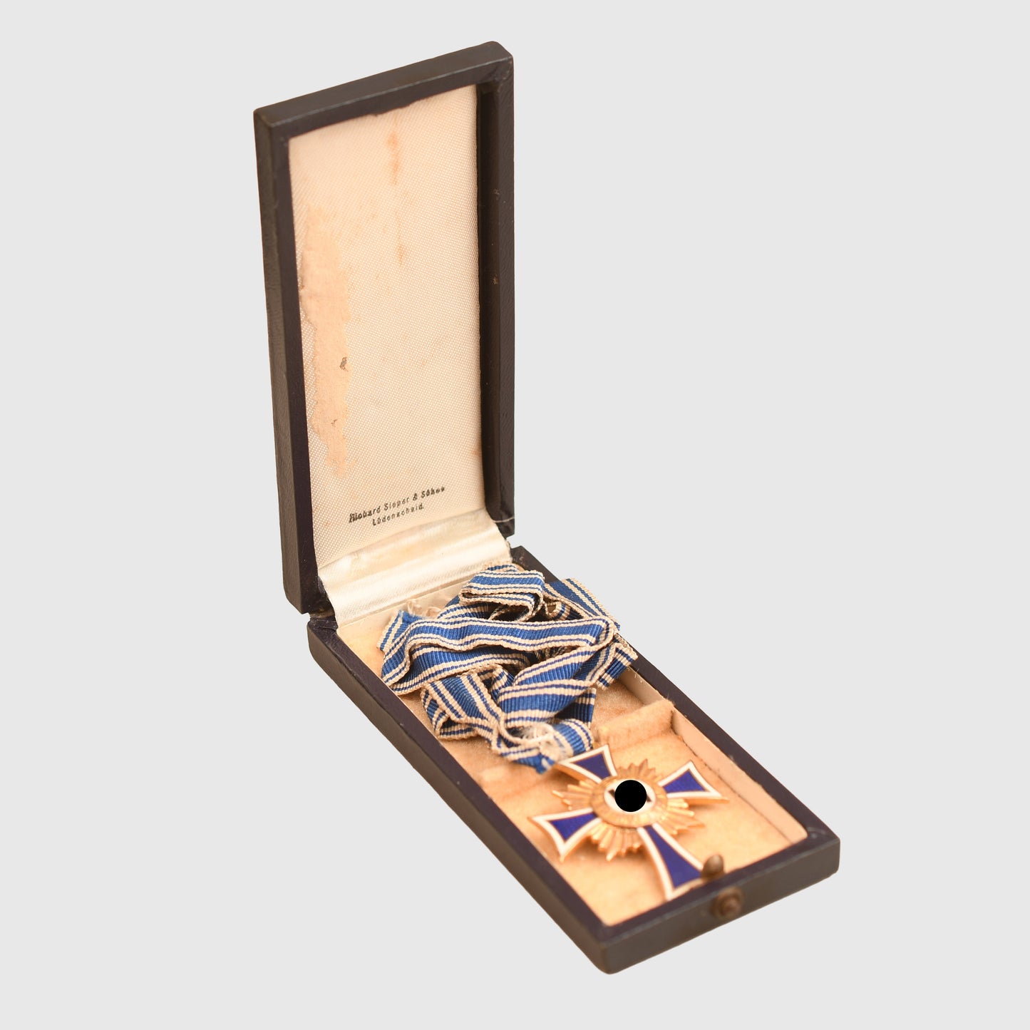 GERMAN WWII MOTHERS CROSS IN GOLD - CASED