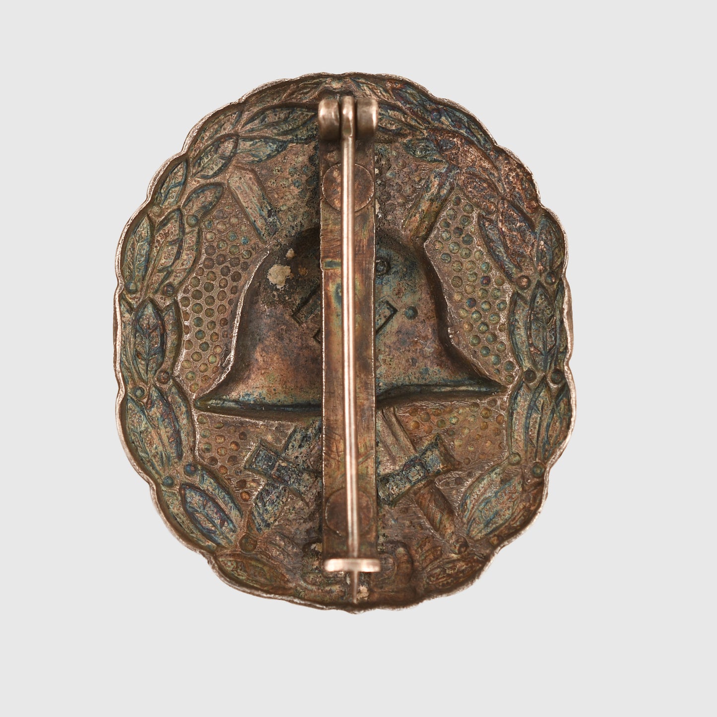 GERMAN WWII WOUND BADGE IN SILVER WITH UNUSUAL PIN SYSTEM
