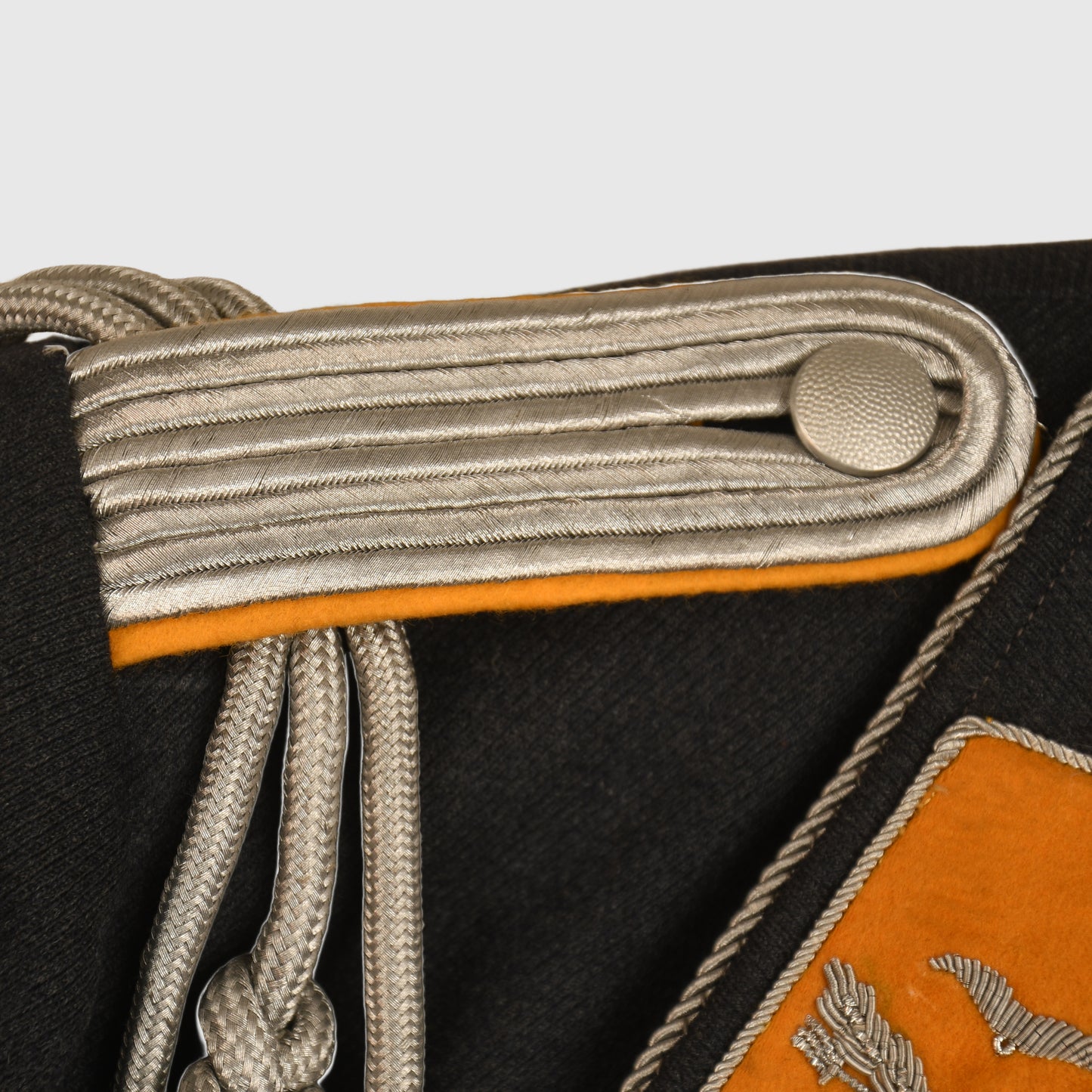 GERMAN WWII LUFTWAFFE LEUTNANTS FOUR POCKET TUNIC AND BREECHES