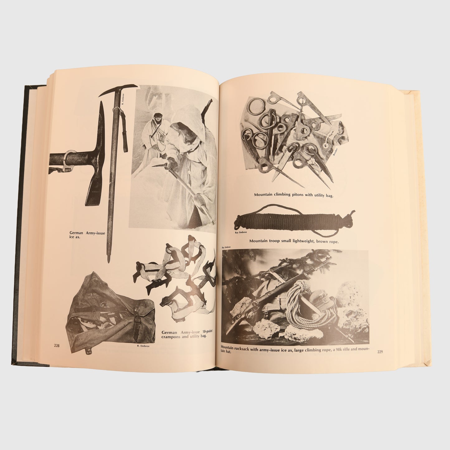 German WWII Uniforms & Traditions of the German Army 1933-45, John R. Angolia & Adolf Schlicht, 3 Volumes