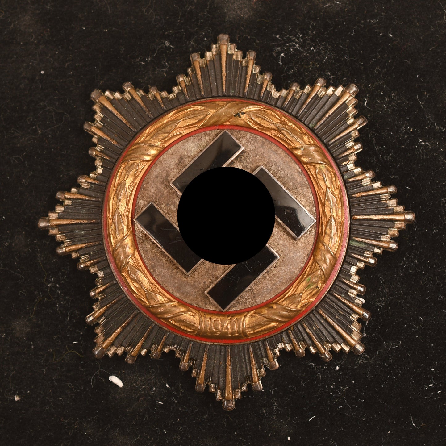 GERMAN WWII GERMAN CROSS IN GOLD